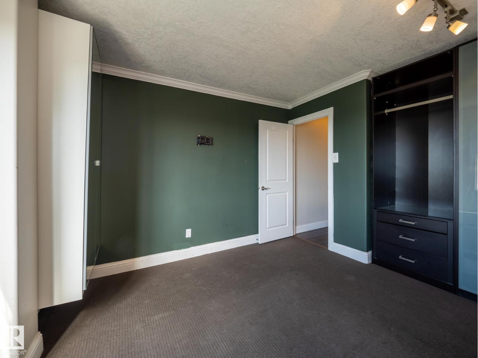 #ph4 9725 106 St Nw Property Photo 15