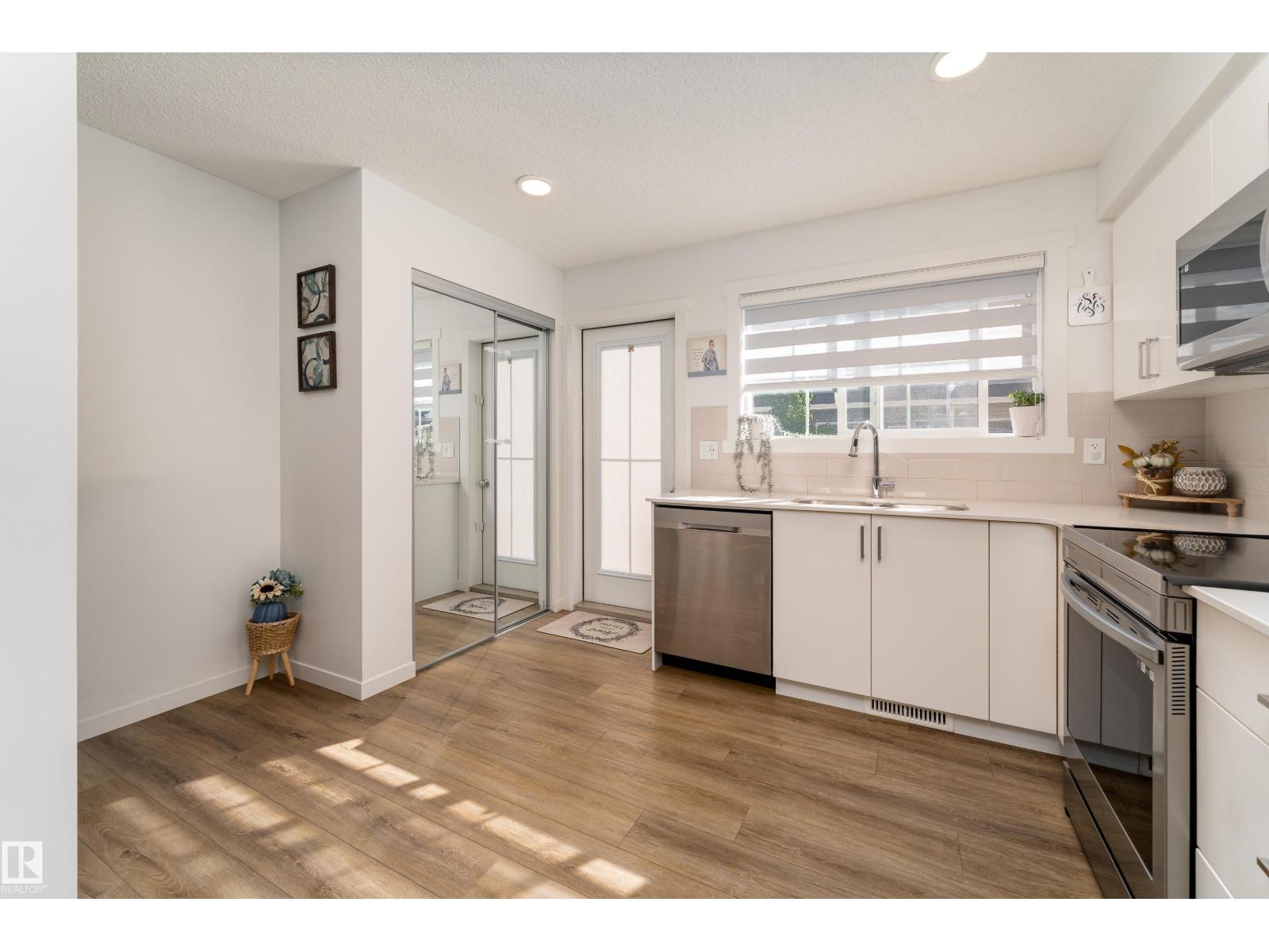 #64 1110 Daniels Link Li Sw Property Photo 5