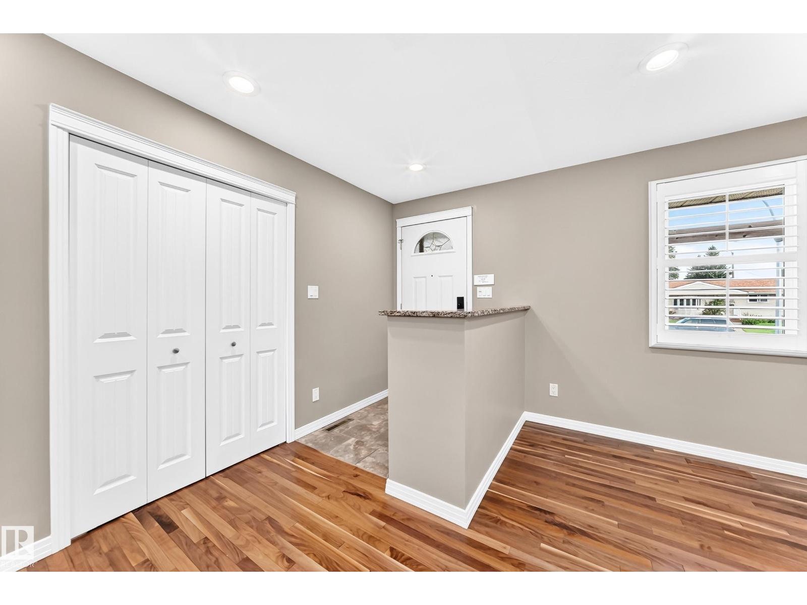 6307 92a Av Nw Property Photo 3
