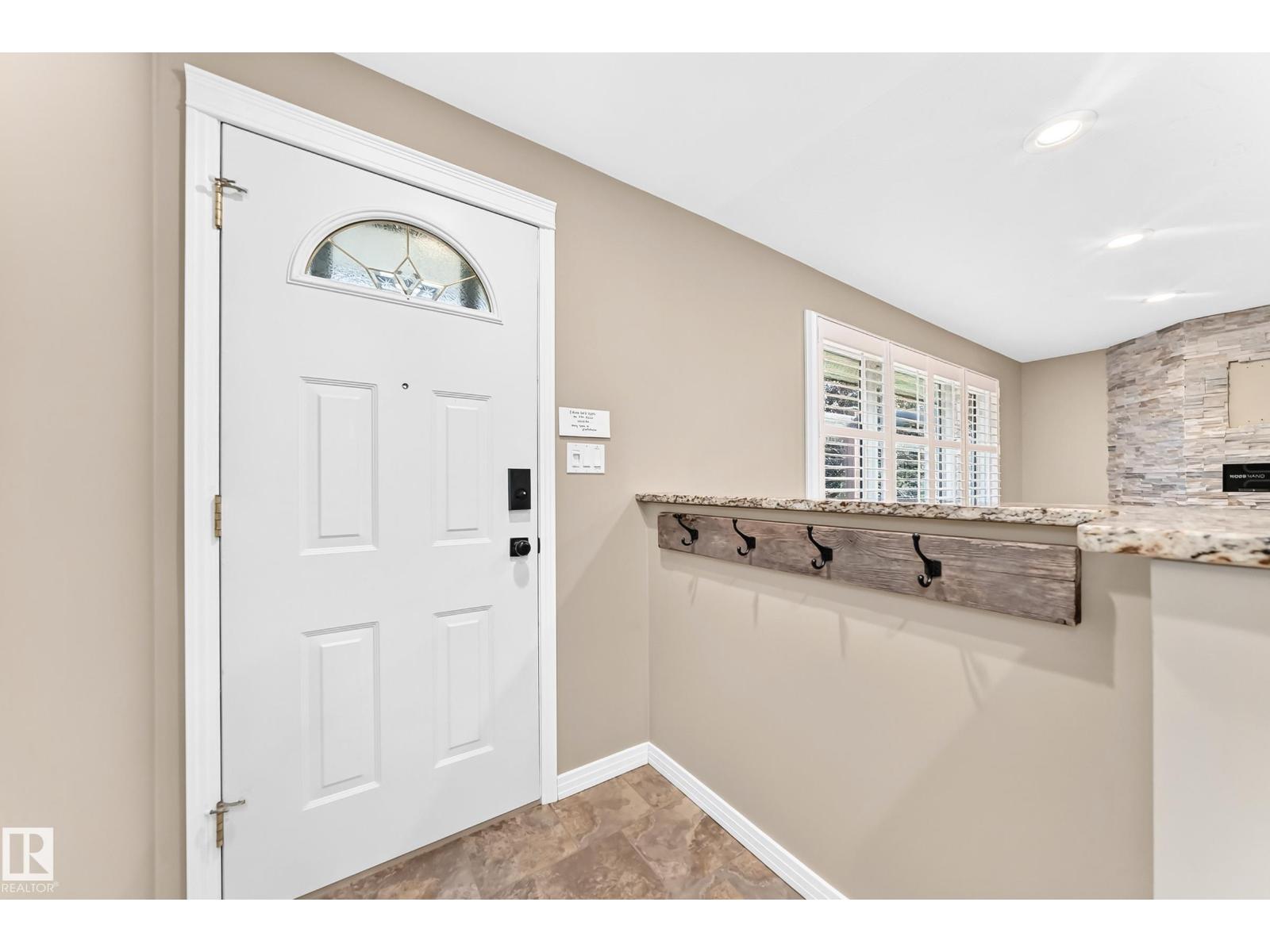 6307 92a Av Nw Property Photo 4