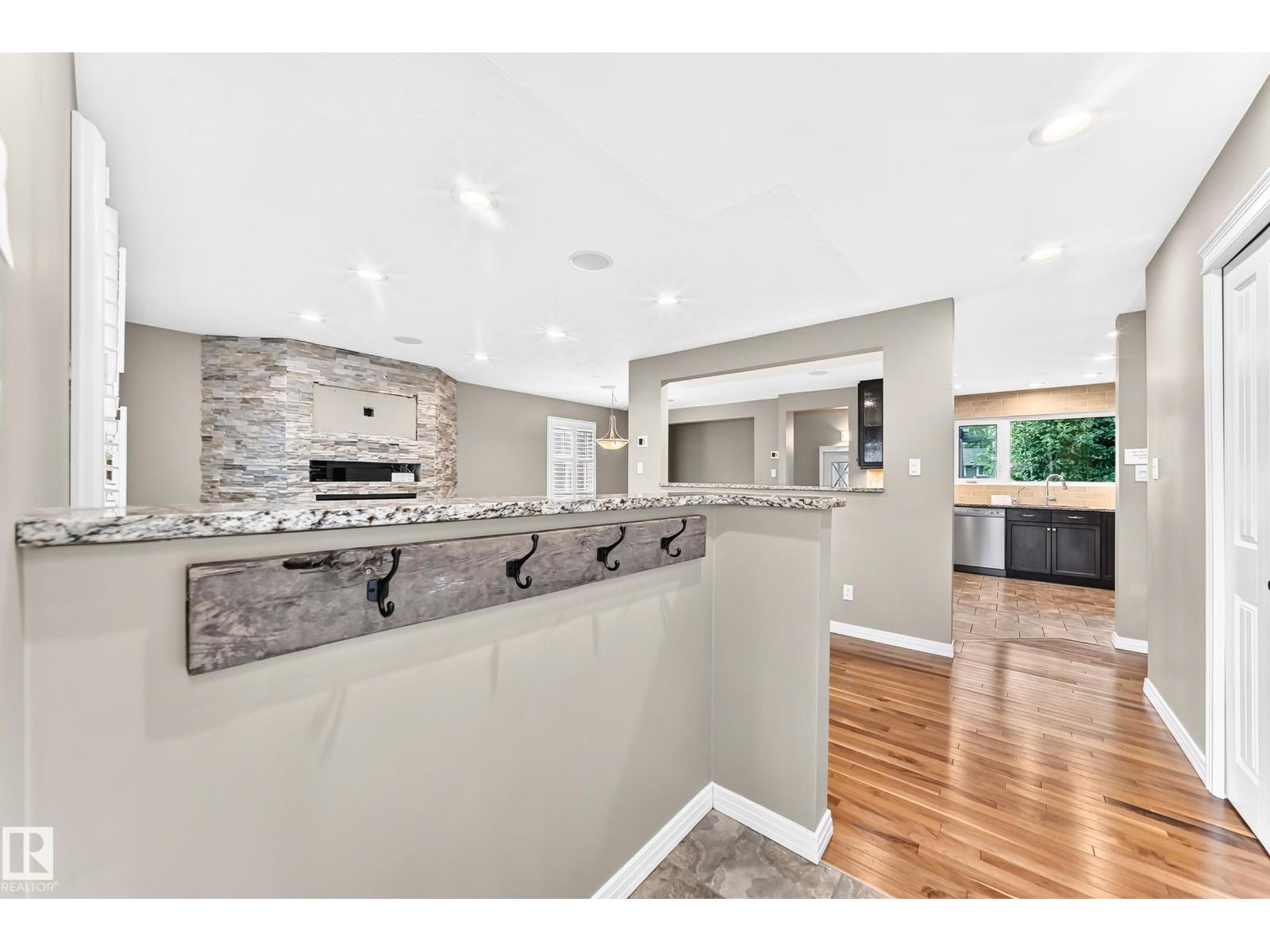 6307 92a Av Nw Property Photo 5