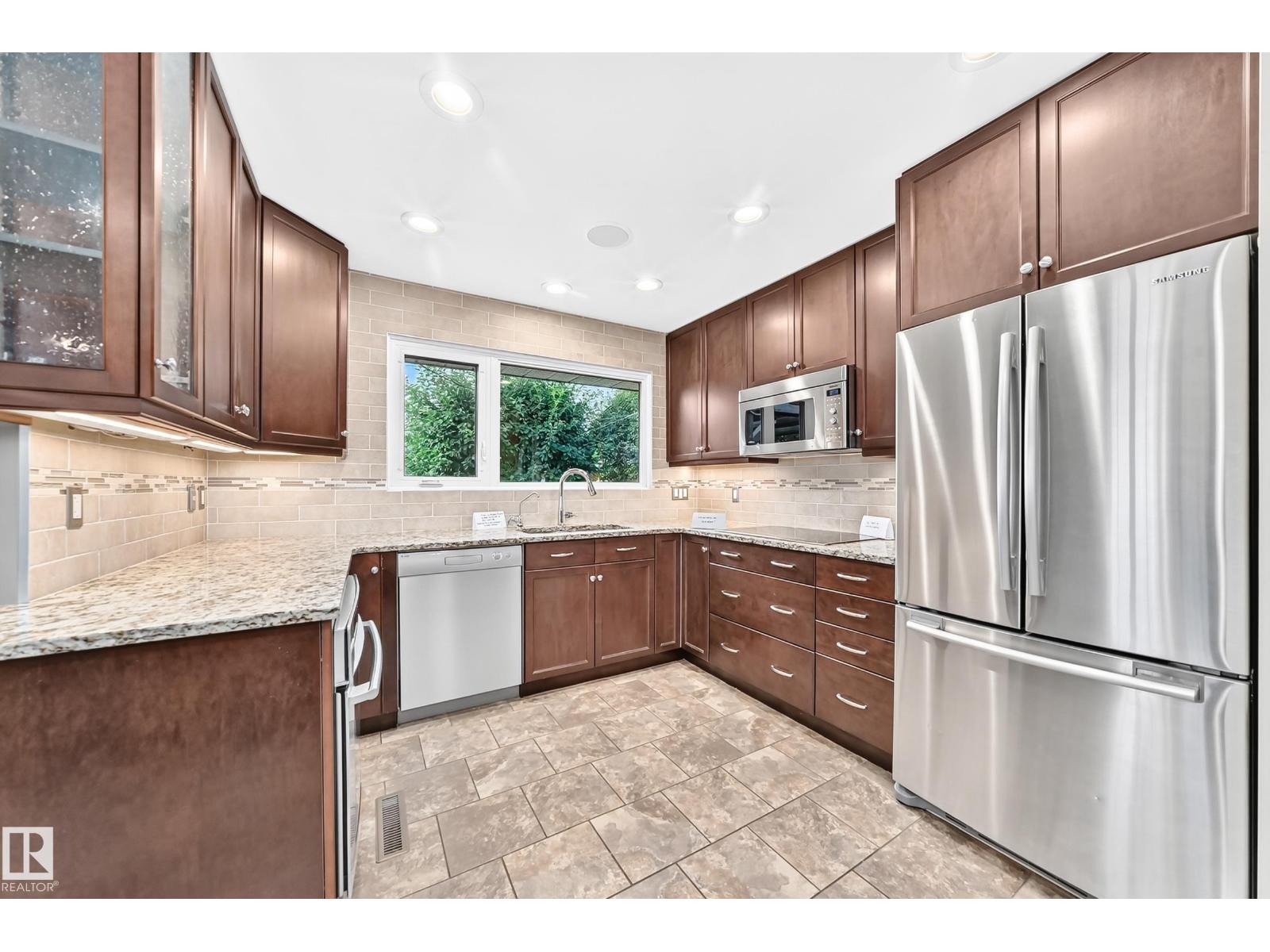 6307 92a Av Nw Property Photo 6