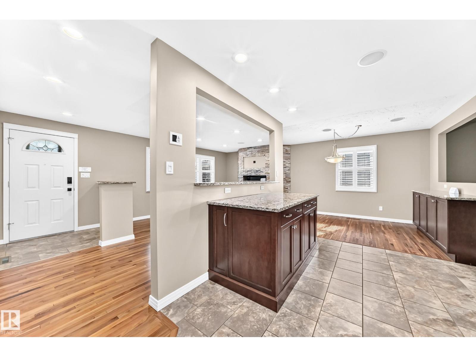 6307 92a Av Nw Property Photo 12