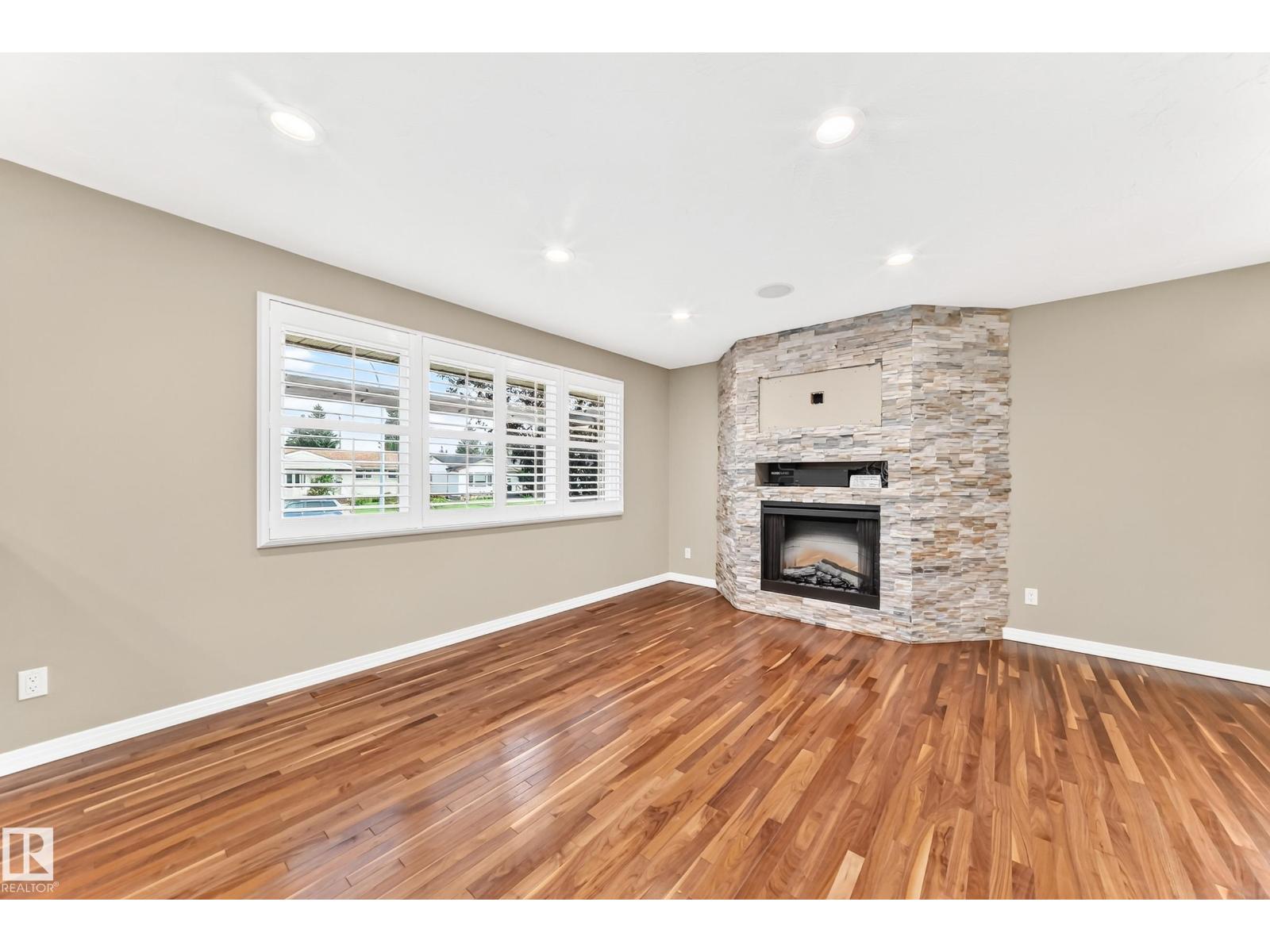 6307 92a Av Nw Property Photo 16