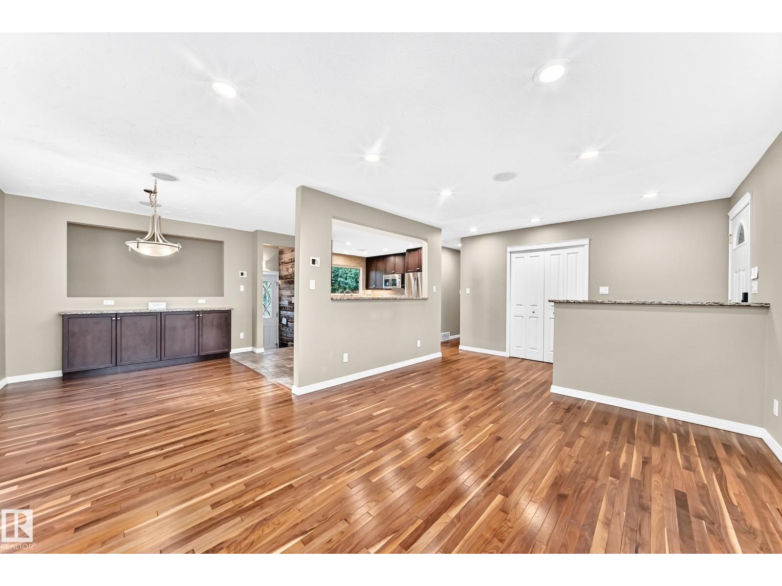 6307 92a Av Nw Property Photo 19