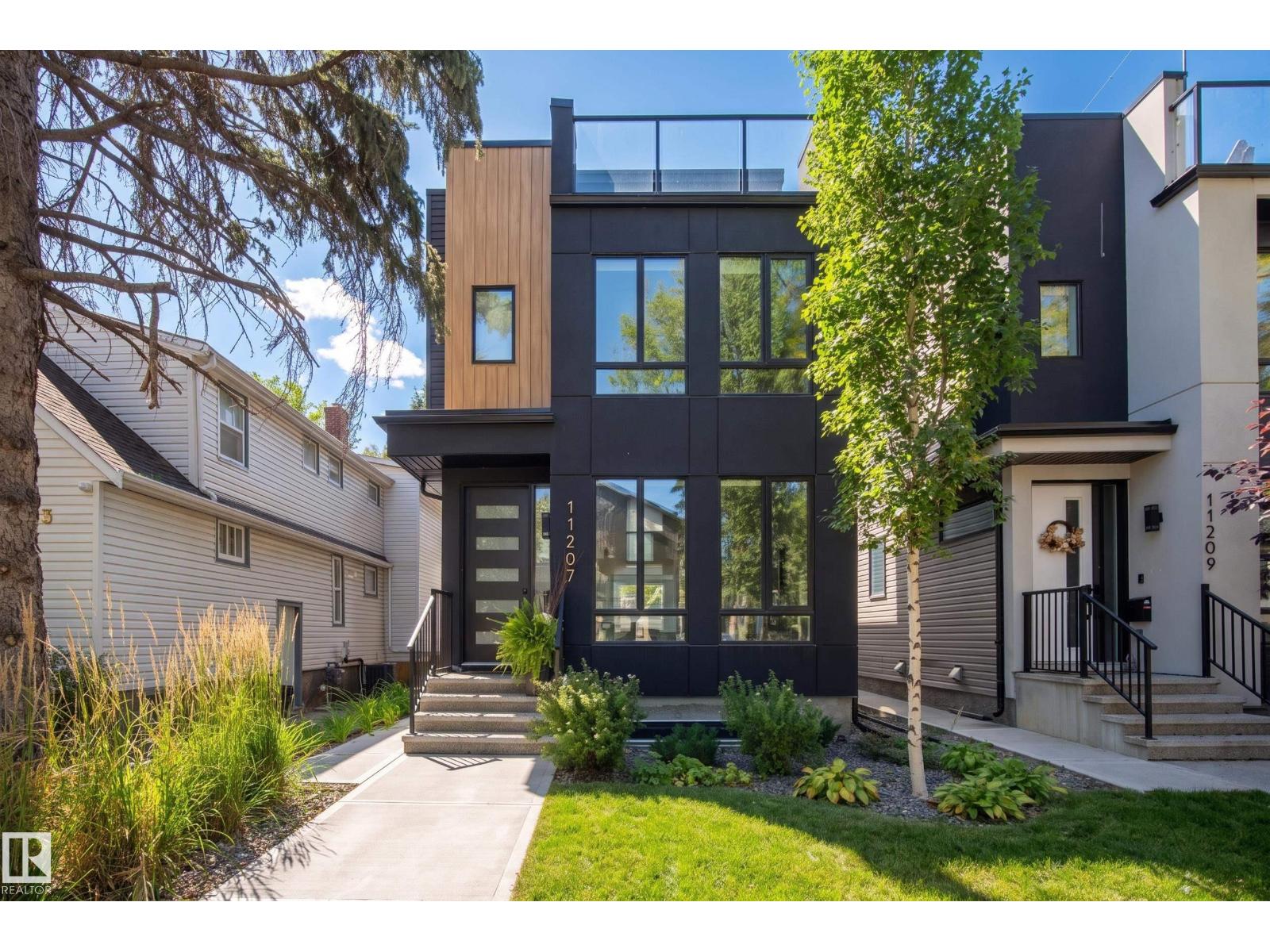 11207 75 Av Nw Property Photo 1