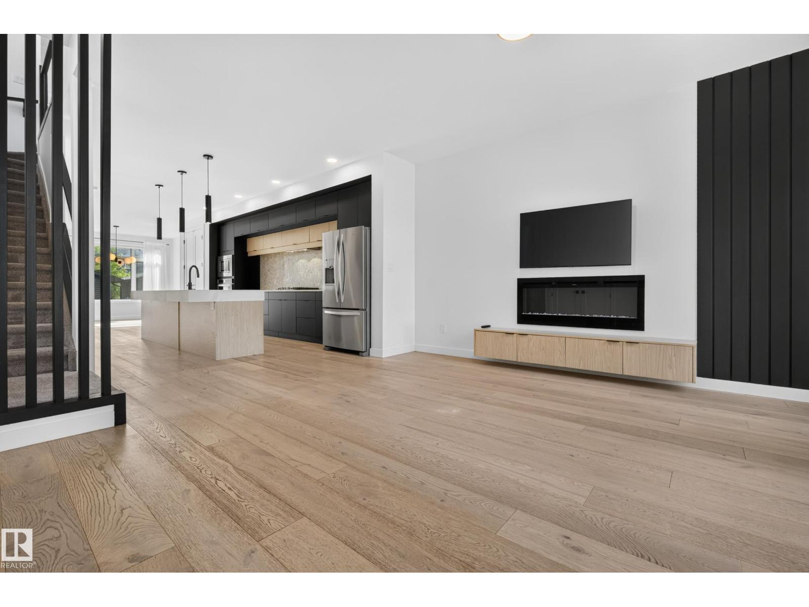 11207 75 Av Nw Property Photo 4