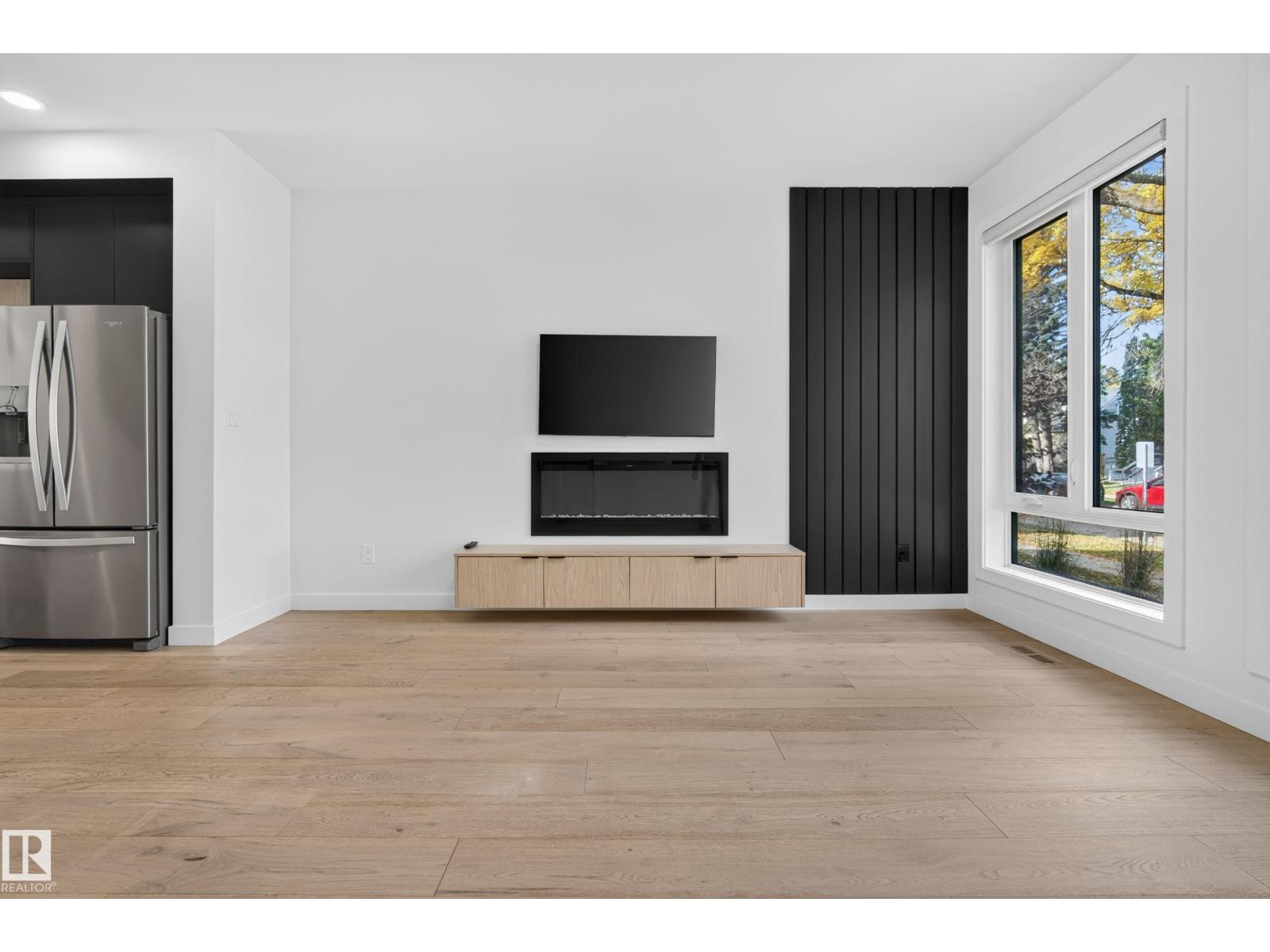 11207 75 Av Nw Property Photo 6