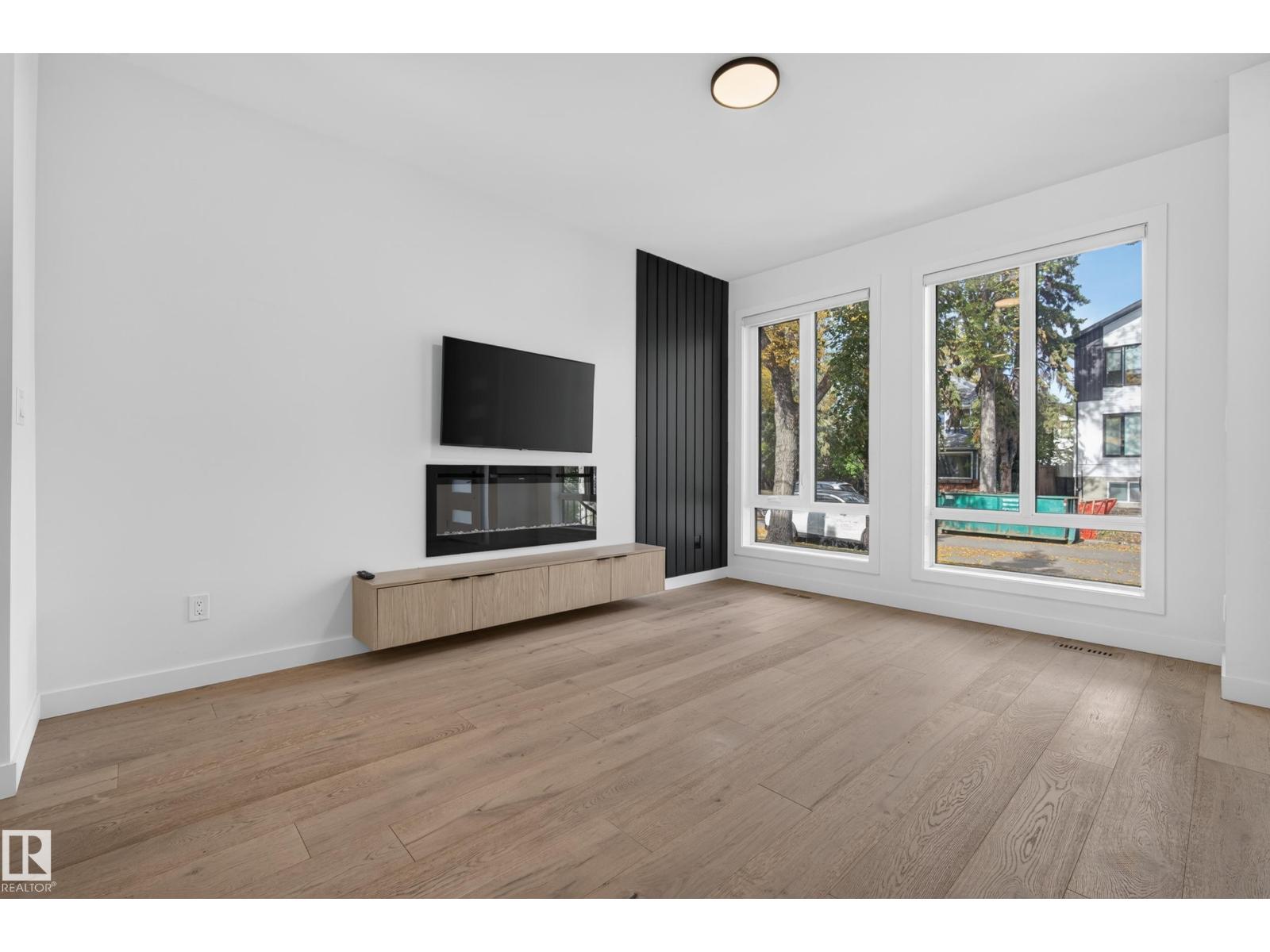 11207 75 Av Nw Property Photo 7
