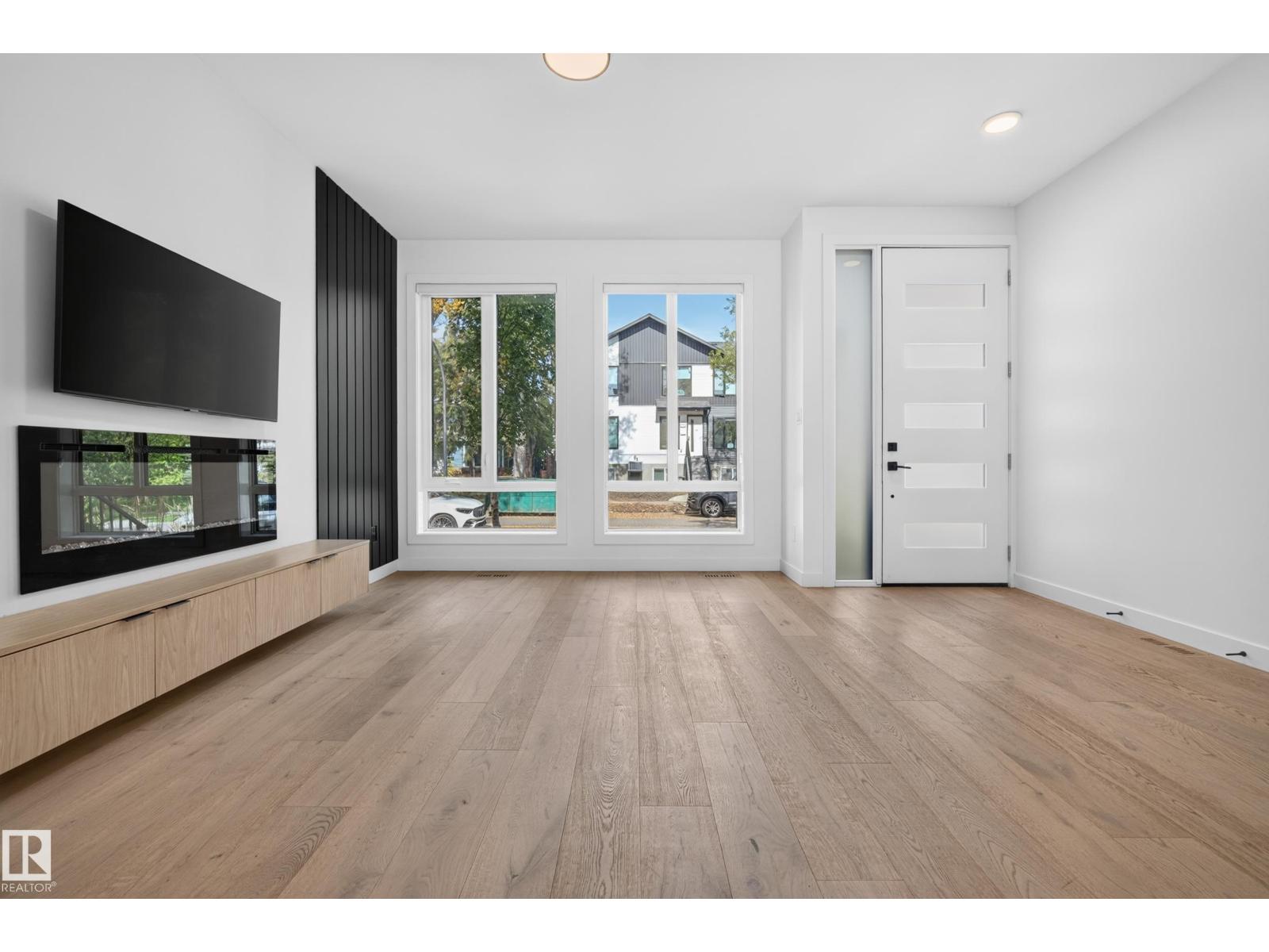 11207 75 Av Nw Property Photo 9