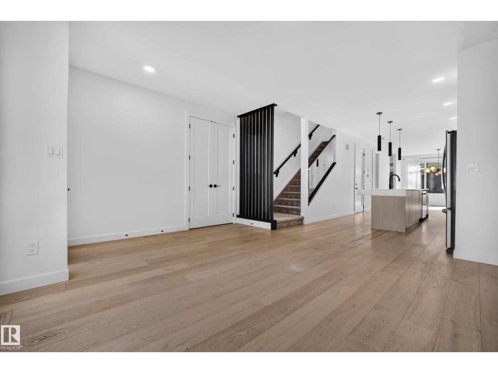 11207 75 Av Nw Property Photo 11