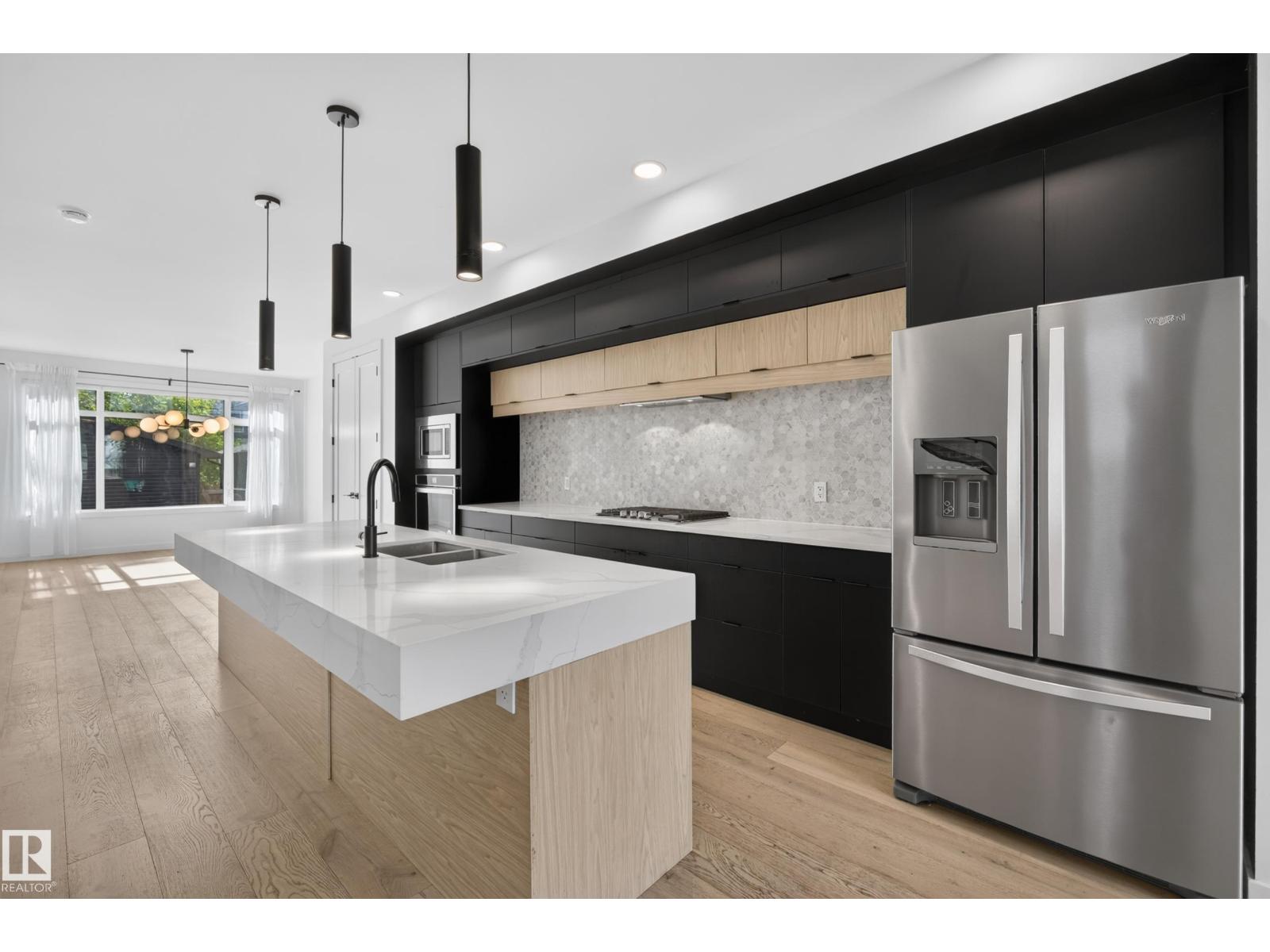11207 75 Av Nw Property Photo 12