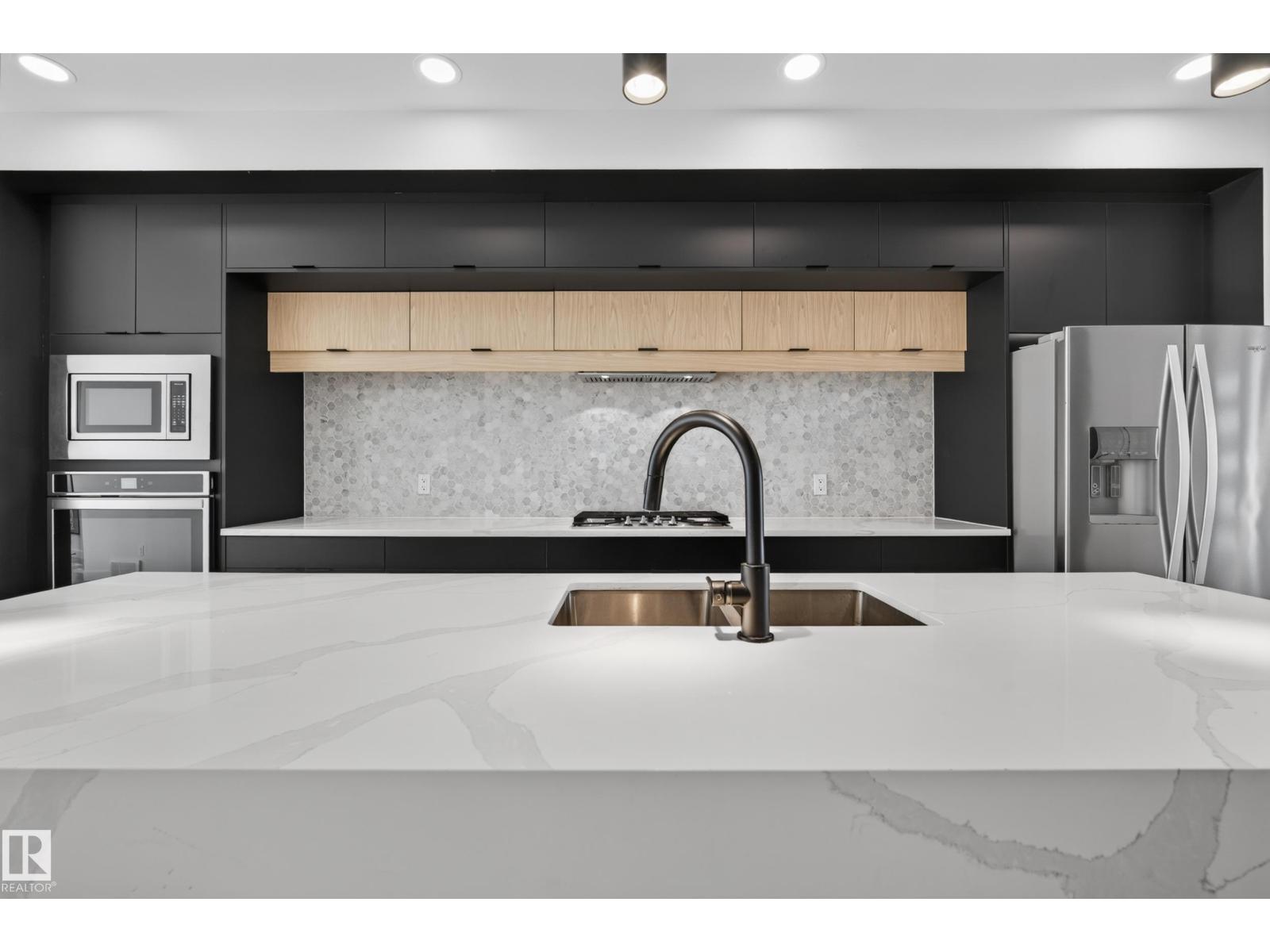 11207 75 Av Nw Property Photo 13