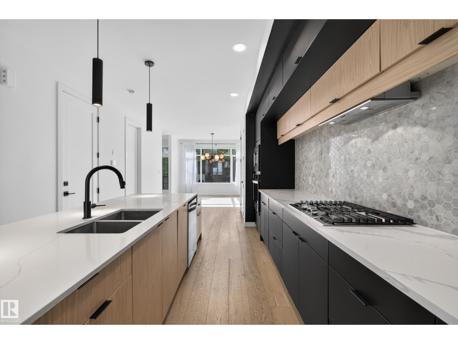11207 75 Av Nw Property Photo 15