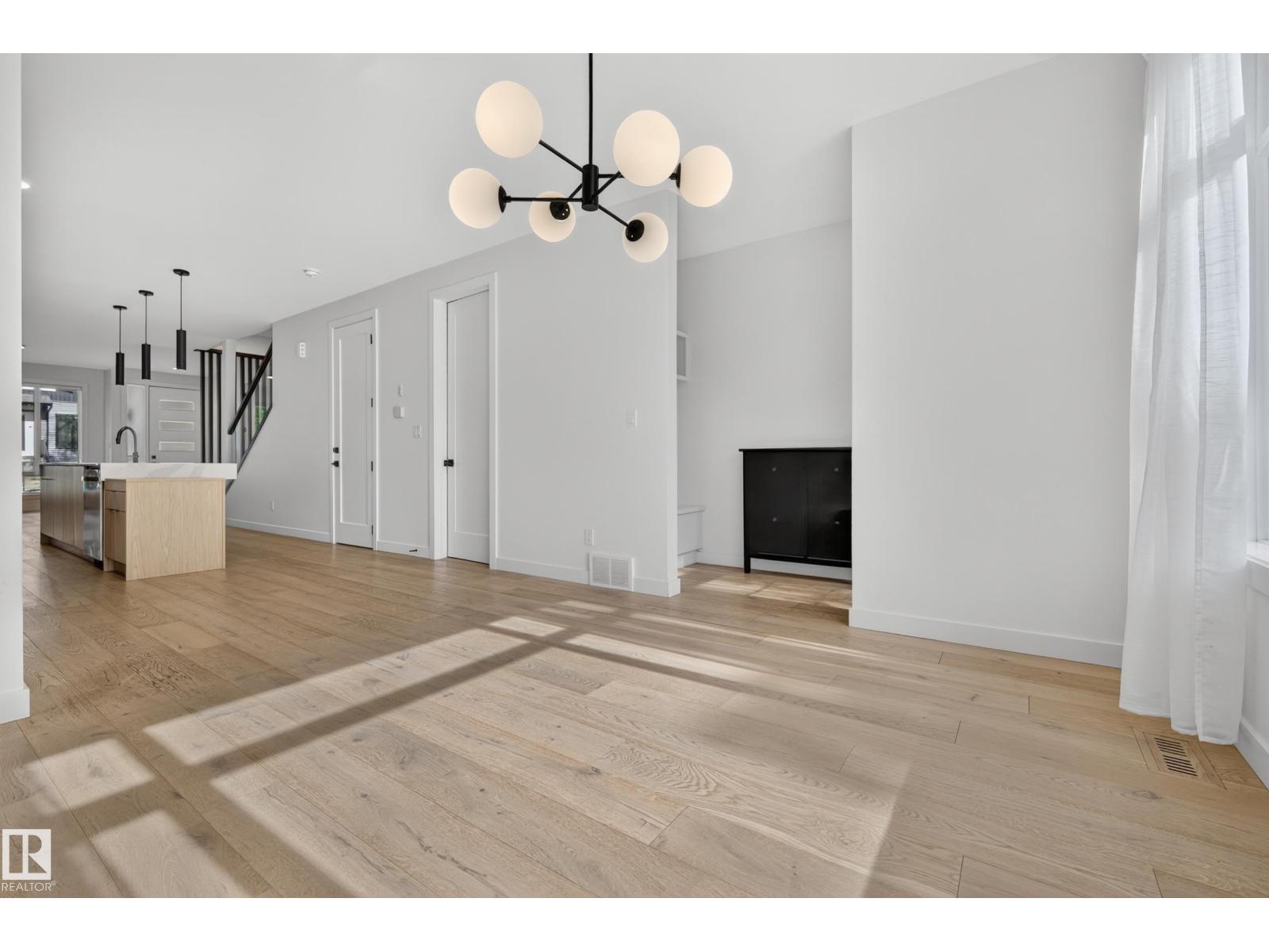 11207 75 Av Nw Property Photo 18