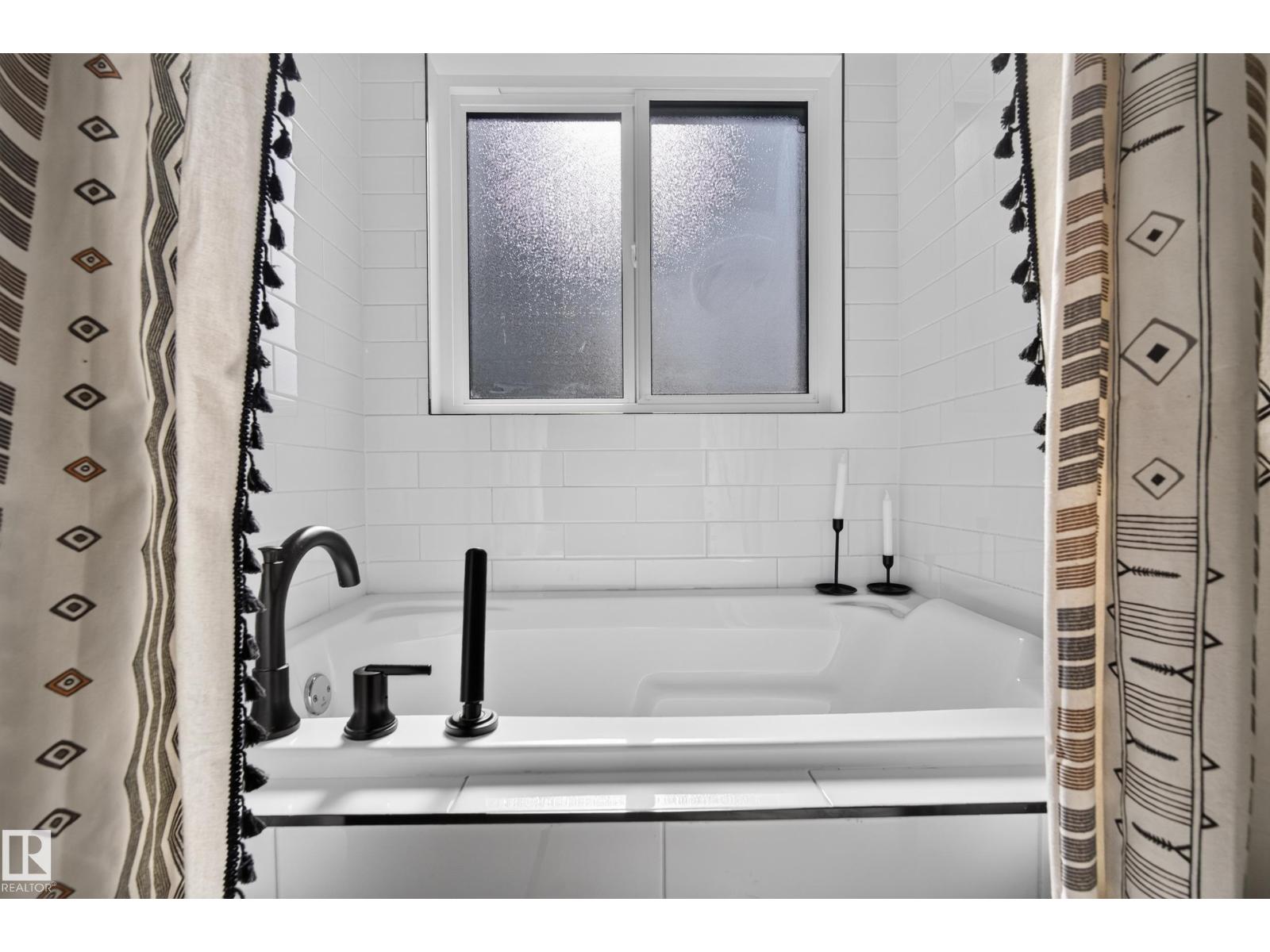 11207 75 Av Nw Property Photo 29