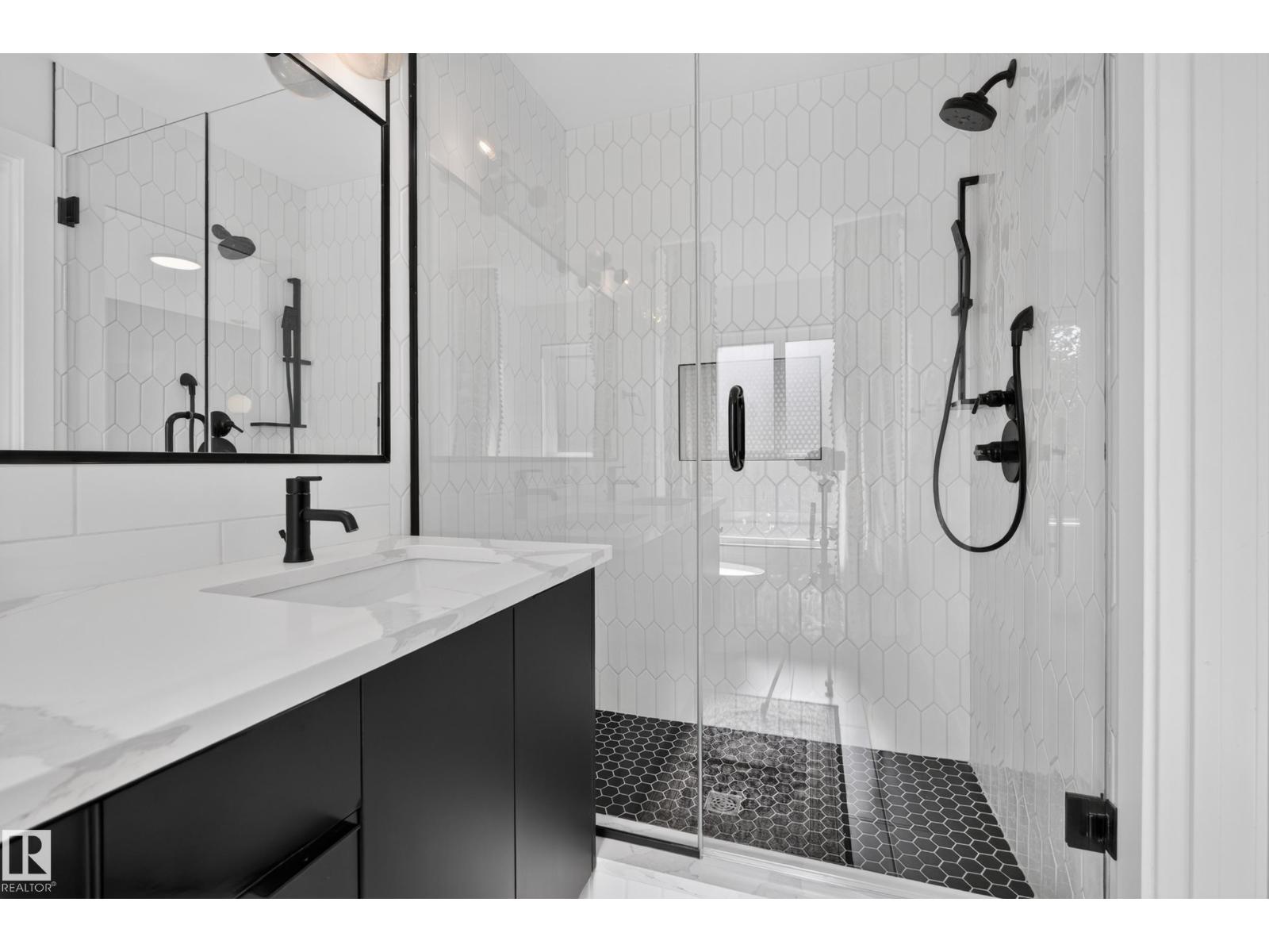 11207 75 Av Nw Property Photo 30