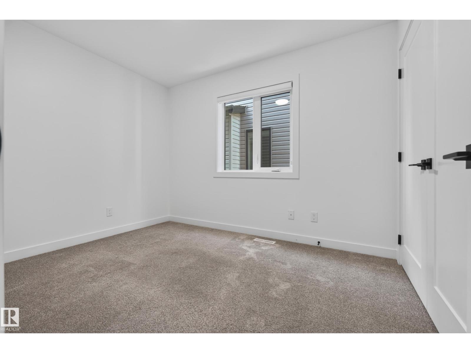 11207 75 Av Nw Property Photo 38