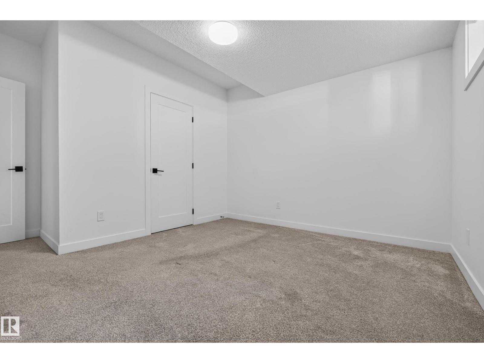 11207 75 Av Nw Property Photo 57