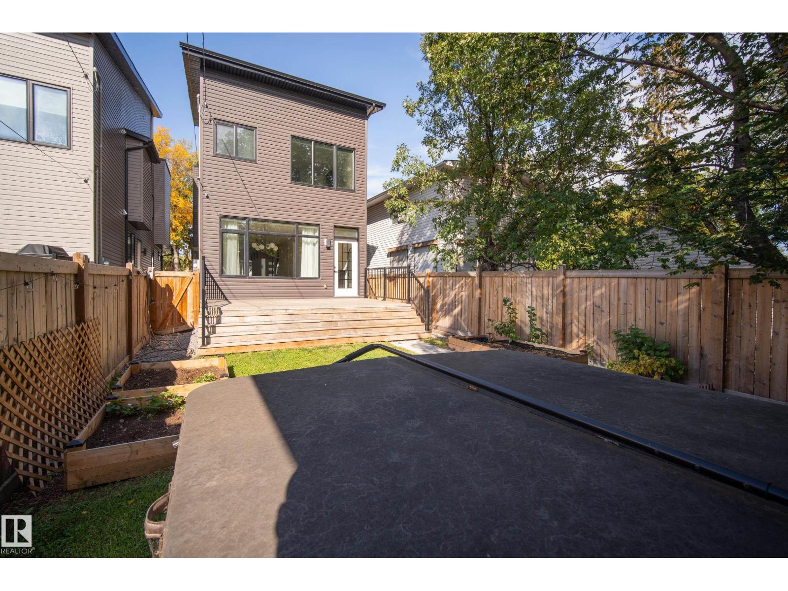 11207 75 Av Nw Property Photo 63