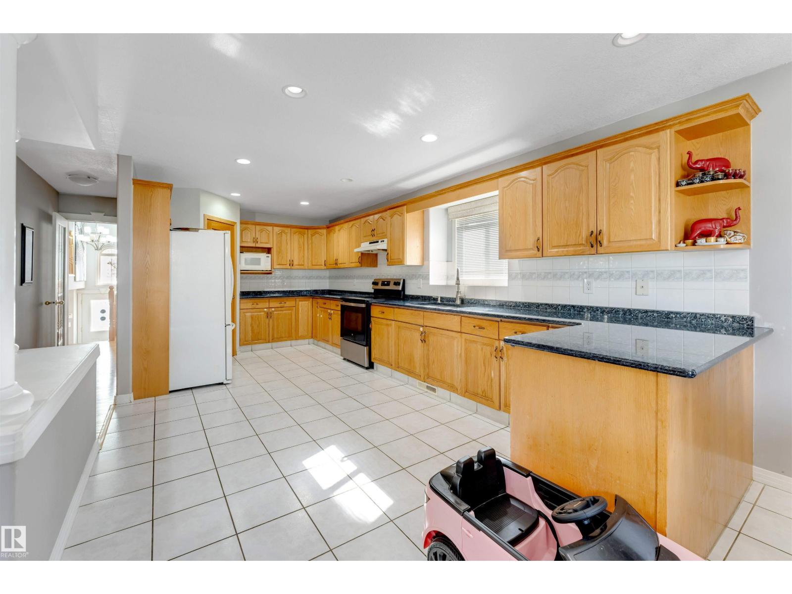 3738 28a St Nw Property Photo 25