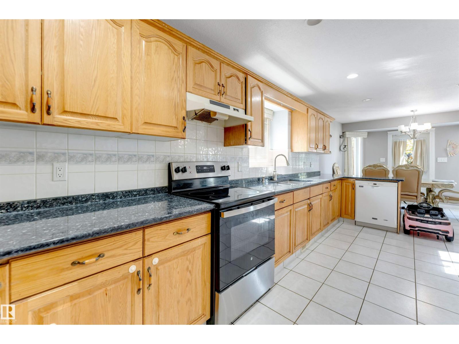 3738 28a St Nw Property Photo 26