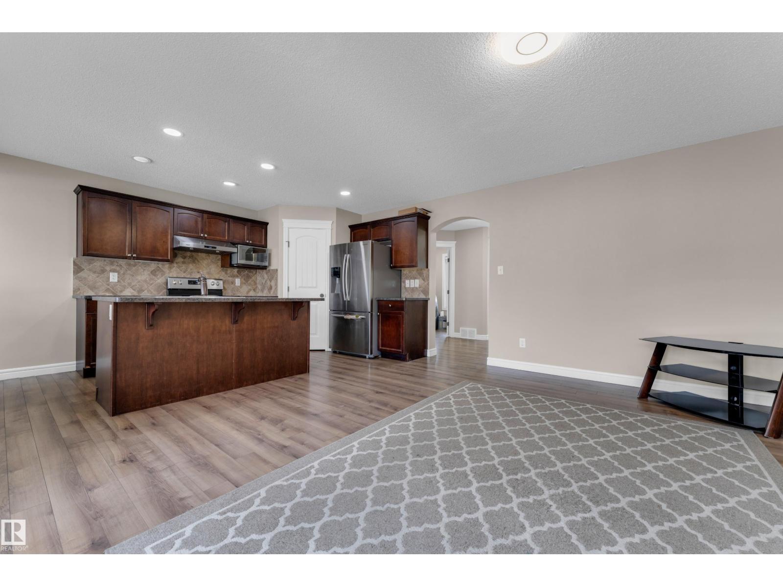 5608 17 Av Sw Property Photo 11