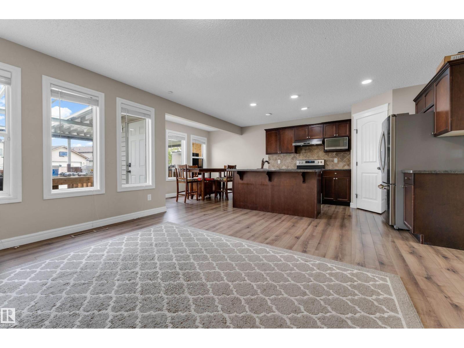 5608 17 Av Sw Property Photo 12