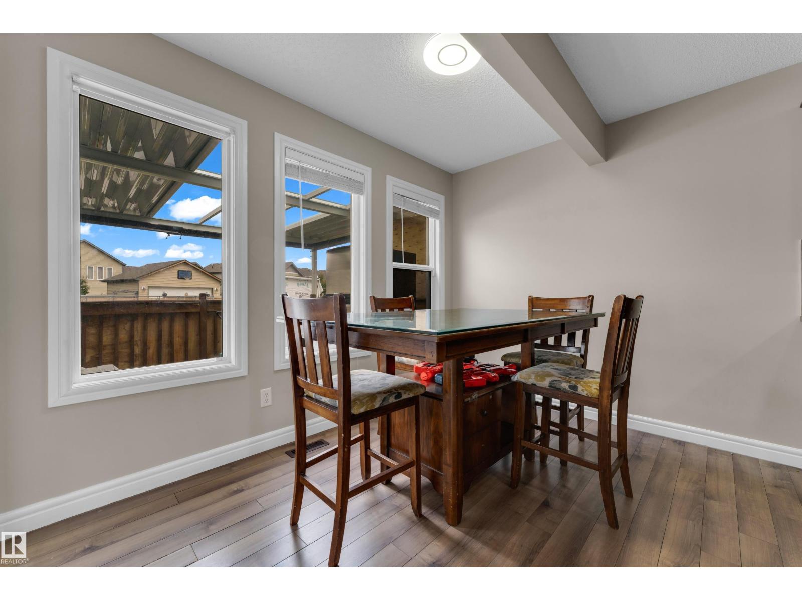 5608 17 Av Sw Property Photo 15