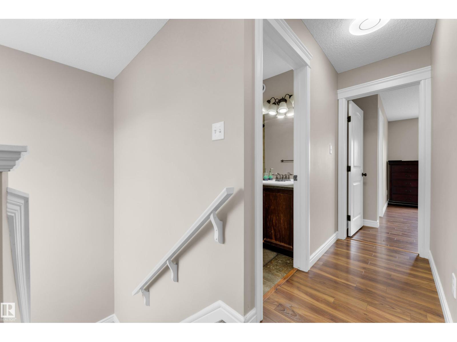5608 17 Av Sw Property Photo 17