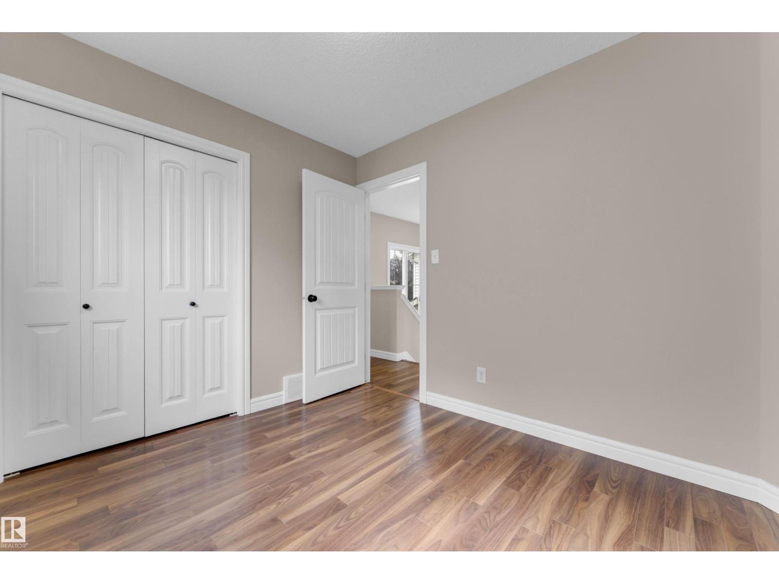5608 17 Av Sw Property Photo 25
