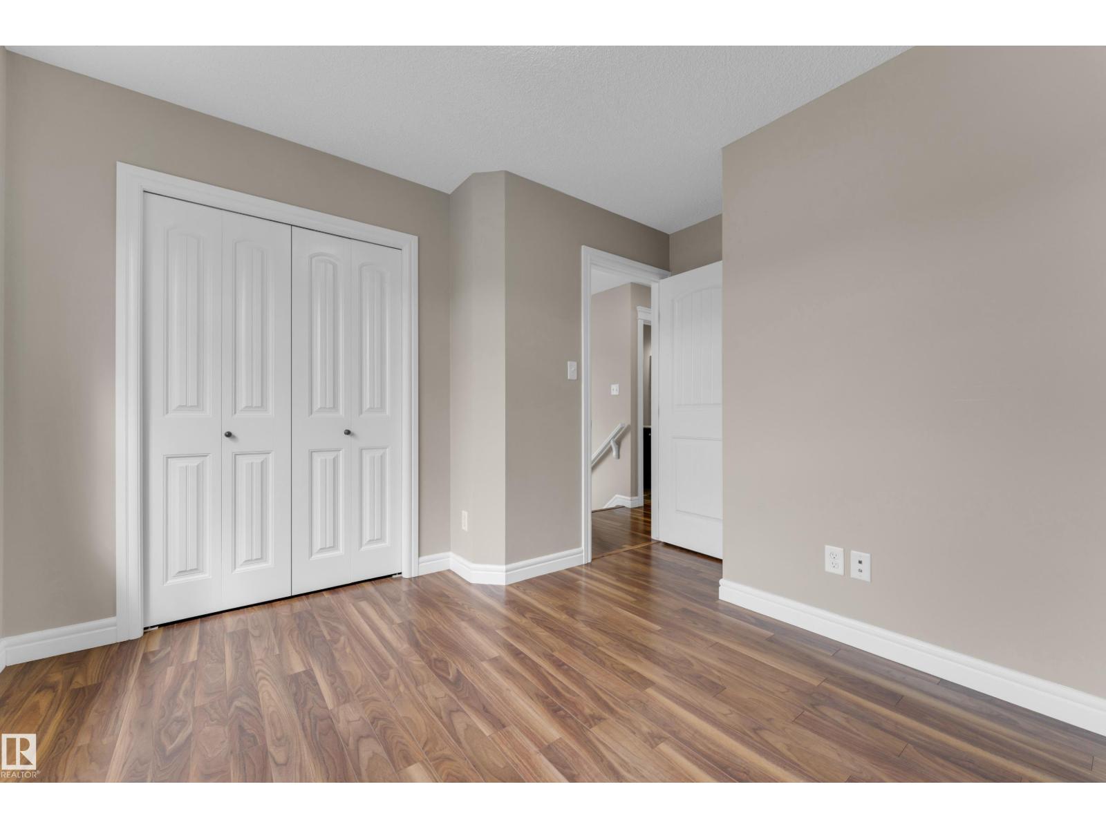 5608 17 Av Sw Property Photo 27
