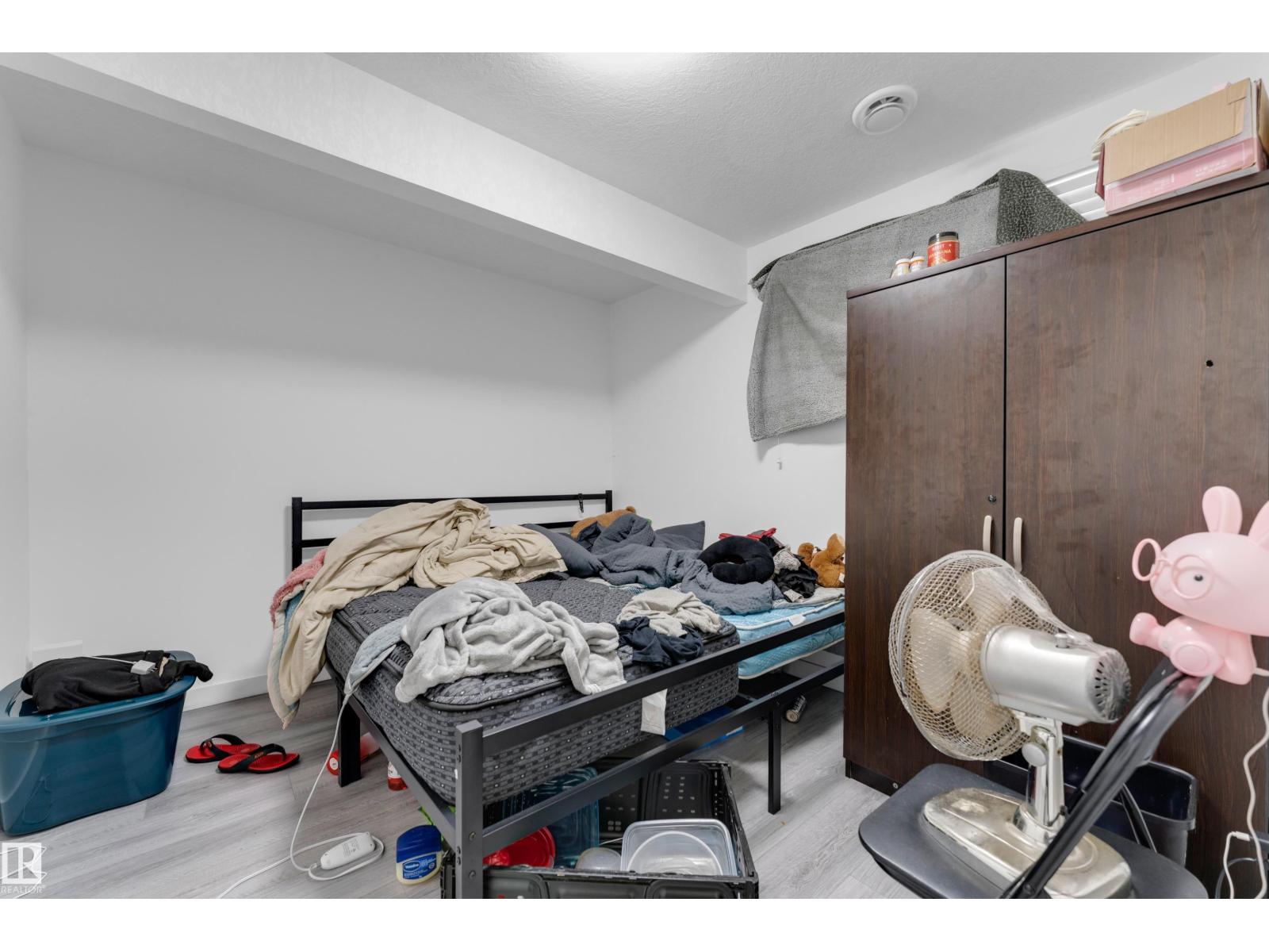 5608 17 Av Sw Property Photo 30