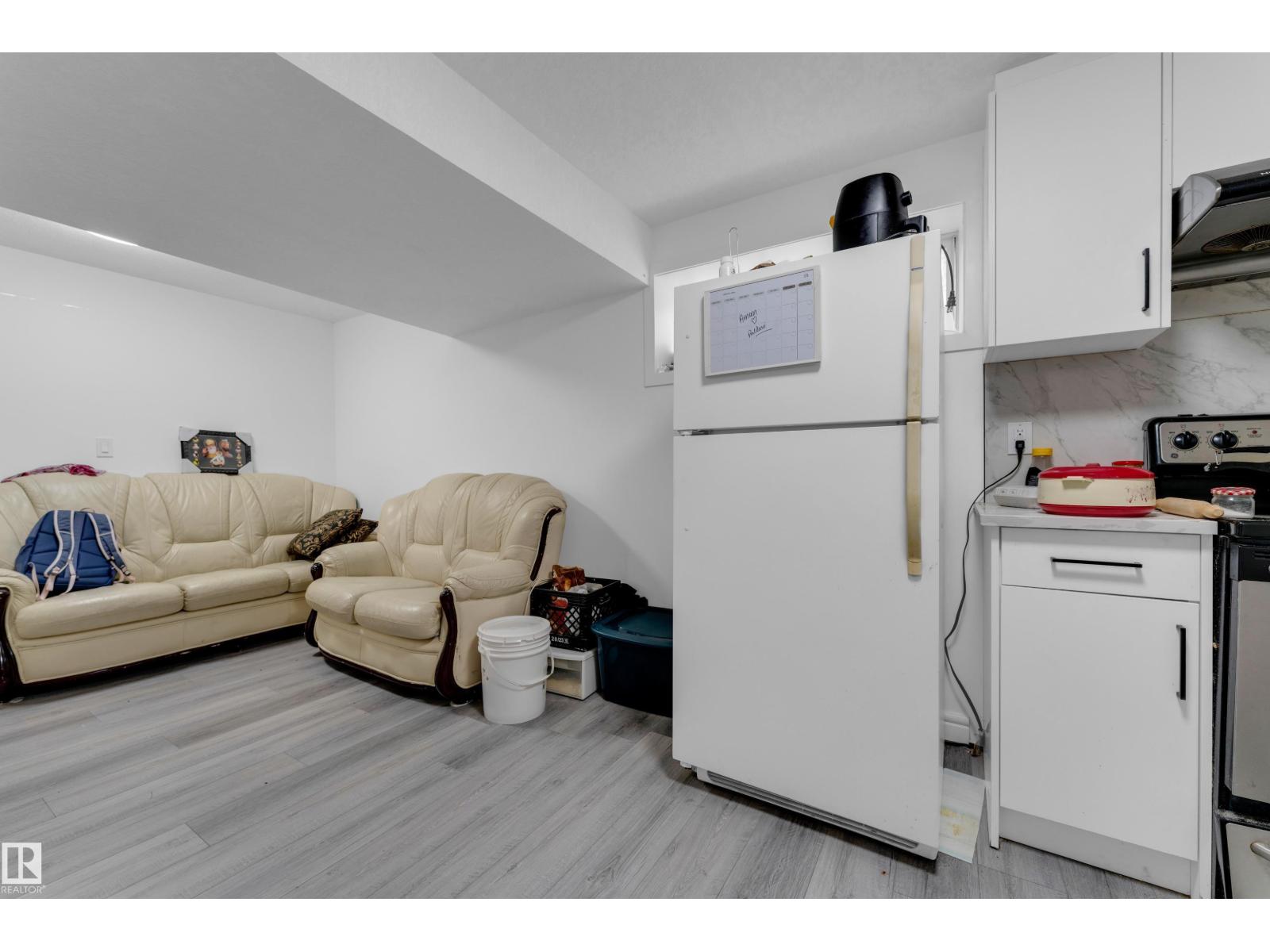 5608 17 Av Sw Property Photo 32