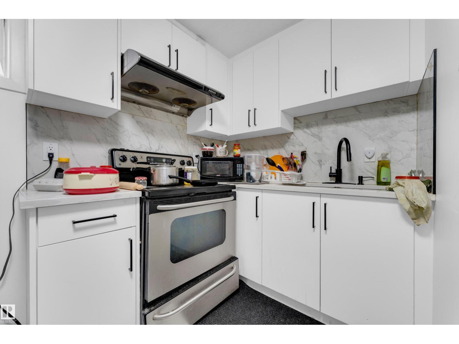 5608 17 Av Sw Property Photo 33