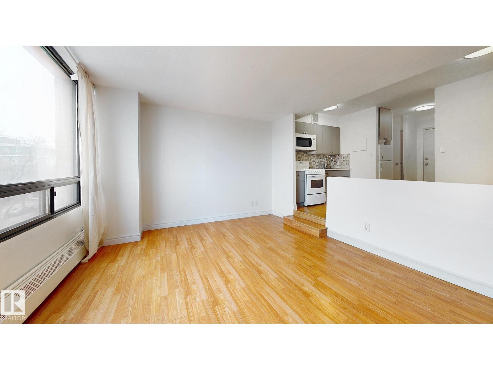 #417 10160 114 St Nw Property Photo 2