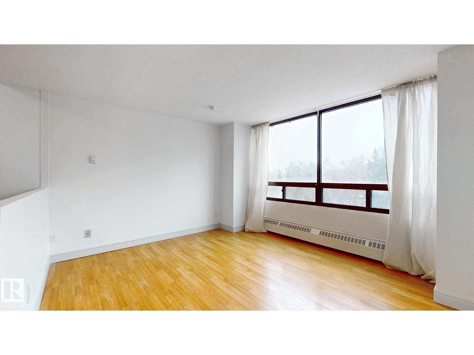 #417 10160 114 St Nw Property Photo 6