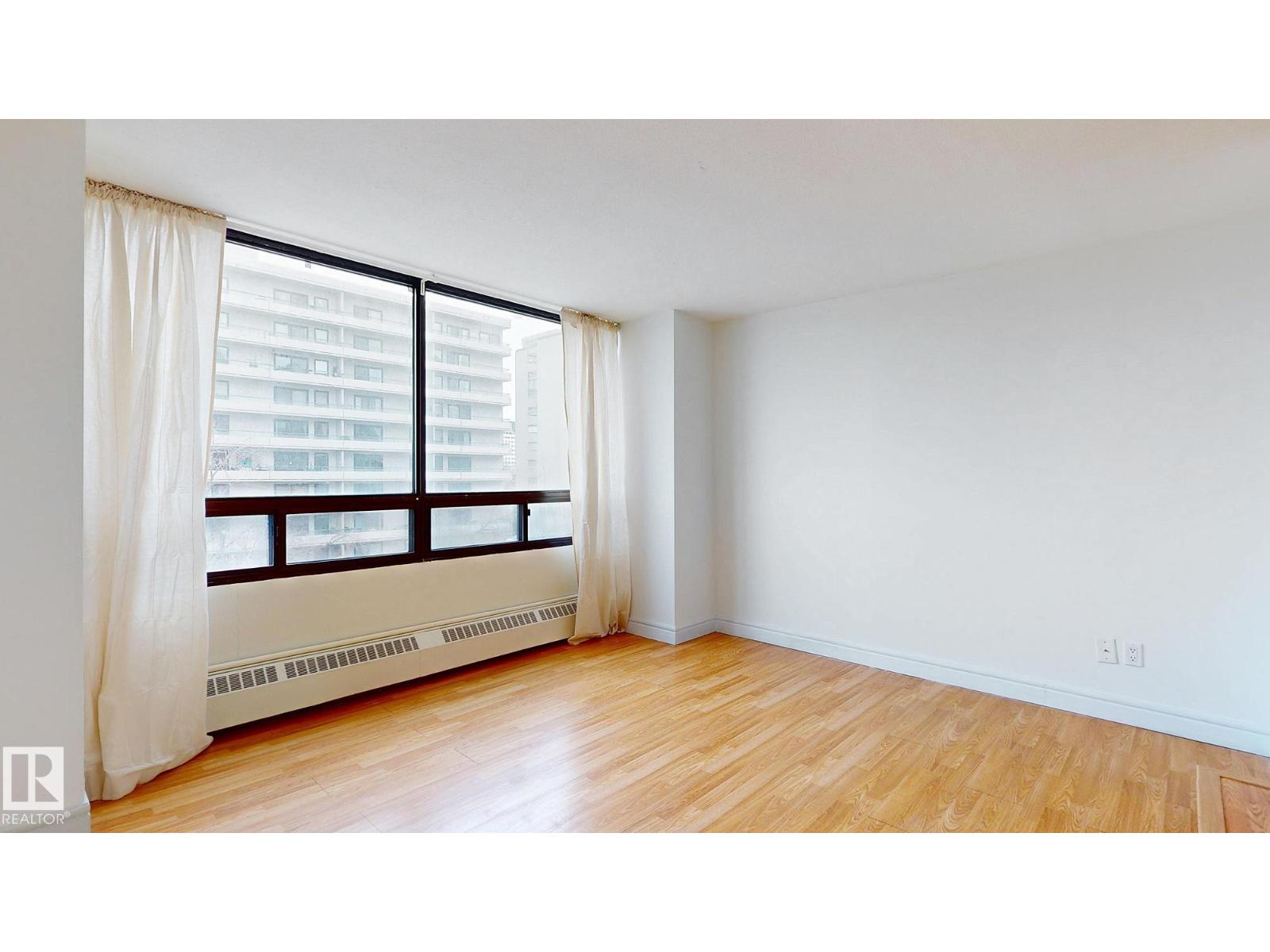 #417 10160 114 St Nw Property Photo 8