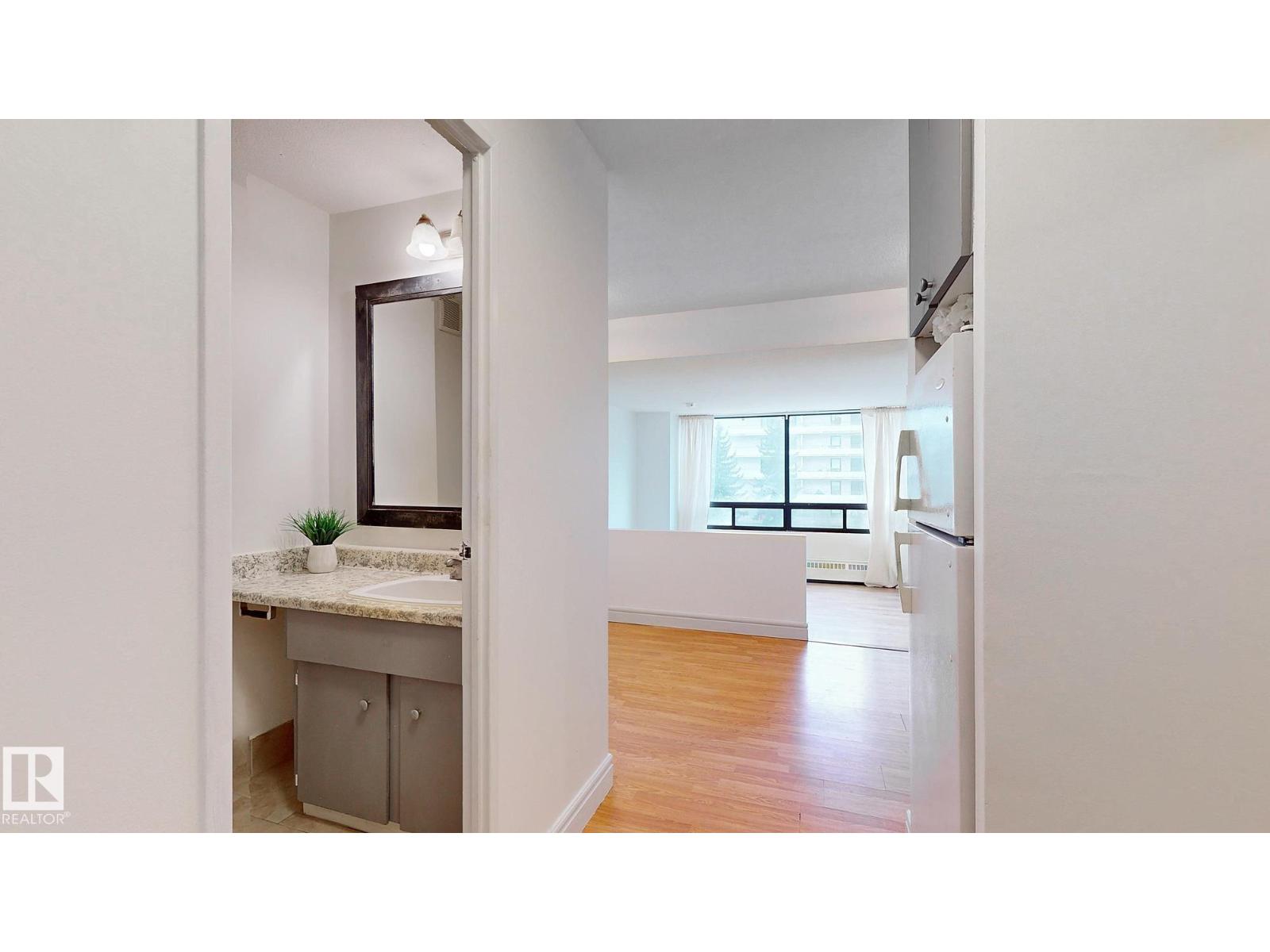 #417 10160 114 St Nw Property Photo 24