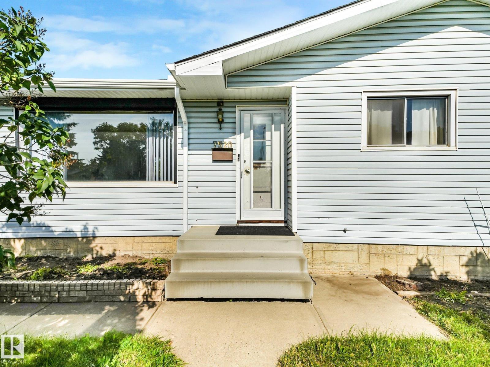 7520 130 Av Nw Property Photo 1