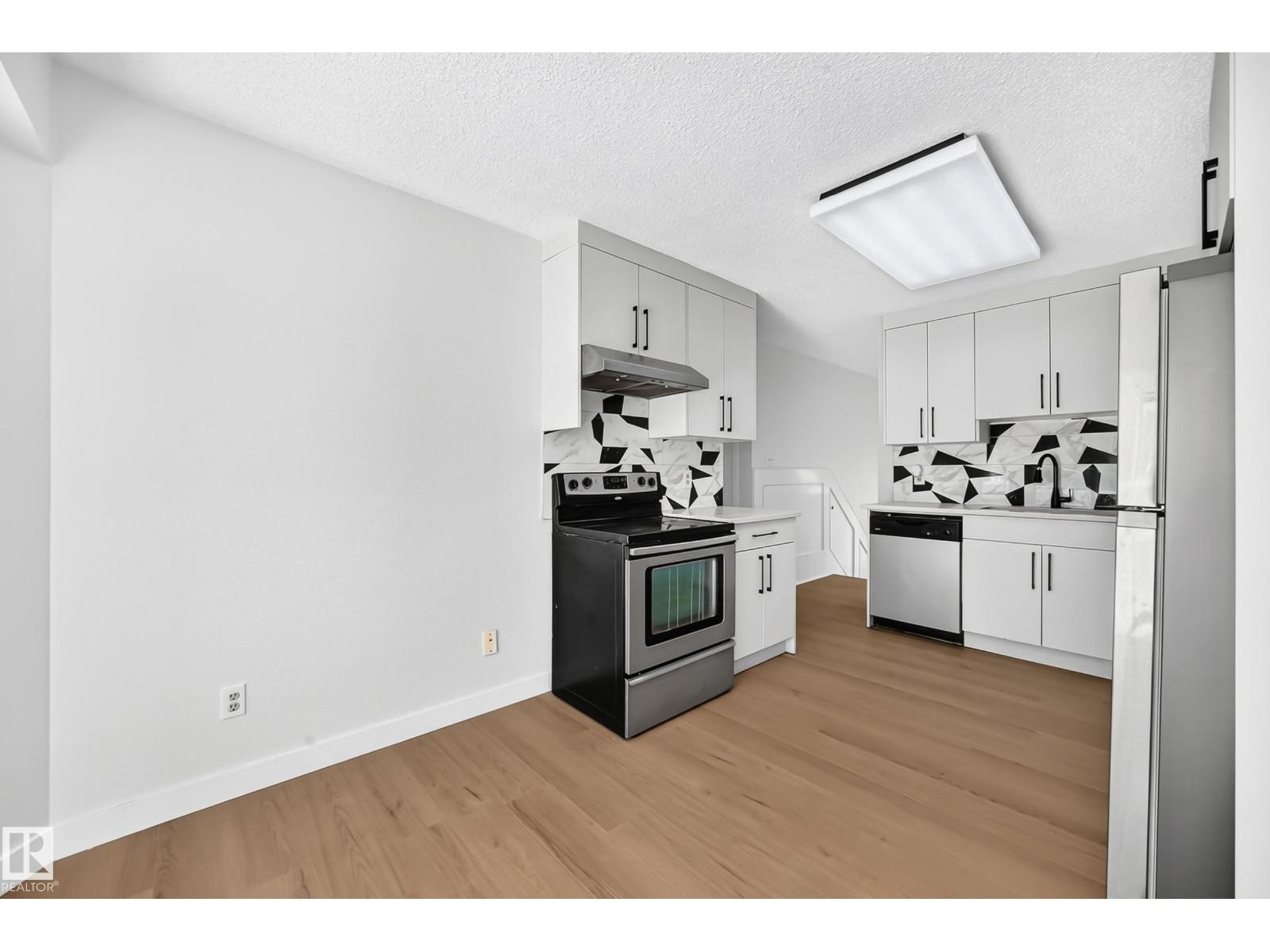 3924 26a Av Nw Property Photo 4