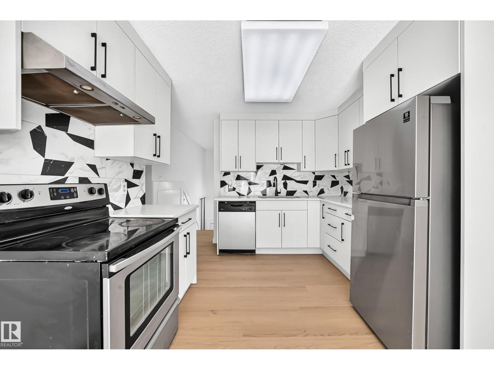 3924 26a Av Nw Property Photo 5