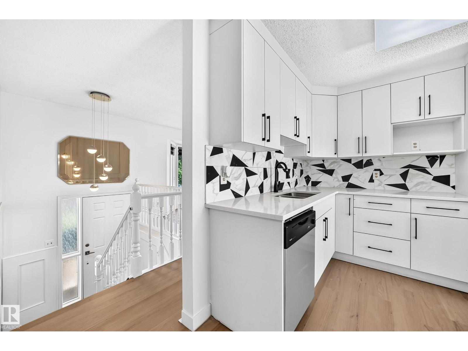 3924 26a Av Nw Property Photo 8