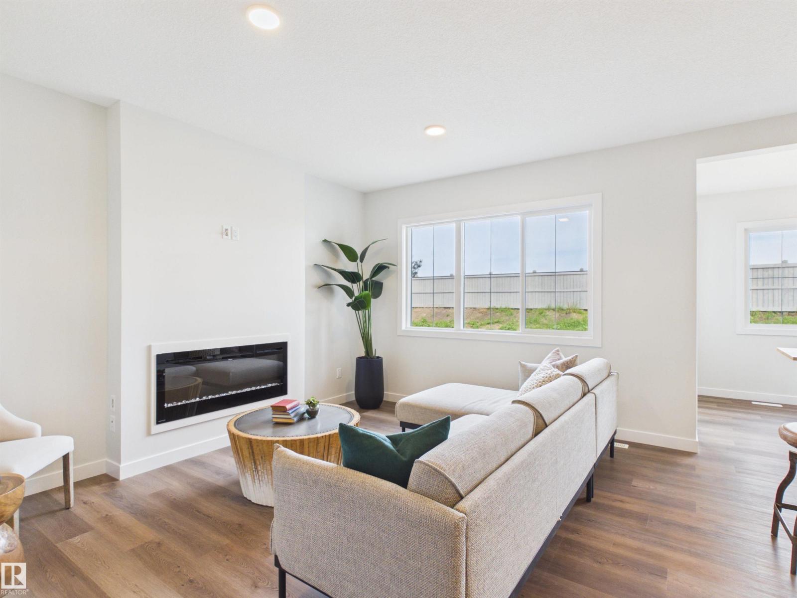 159 CALEDON CR Property Photo 1
