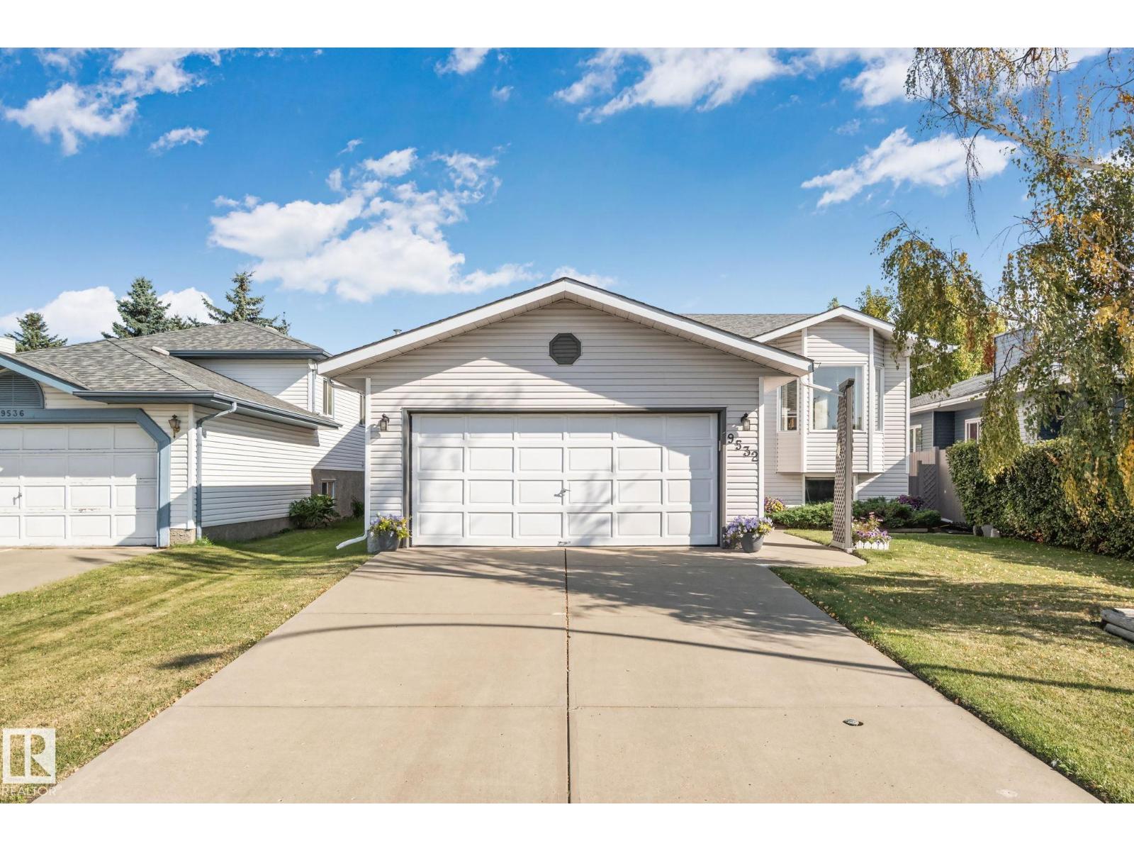 9532 175 AV NW NW Property Photo 1