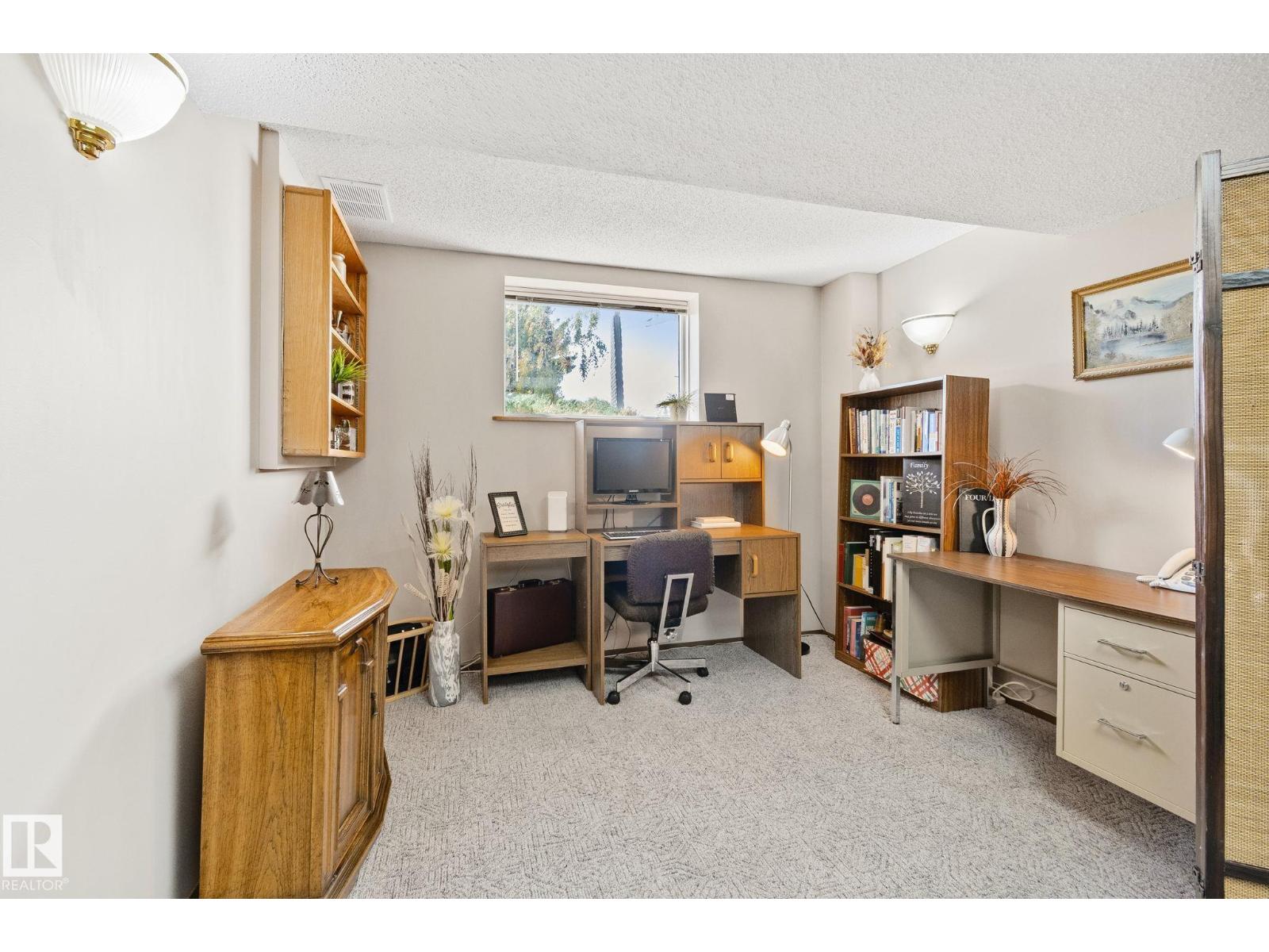 9532 175 Av Nw Nw Property Photo 21