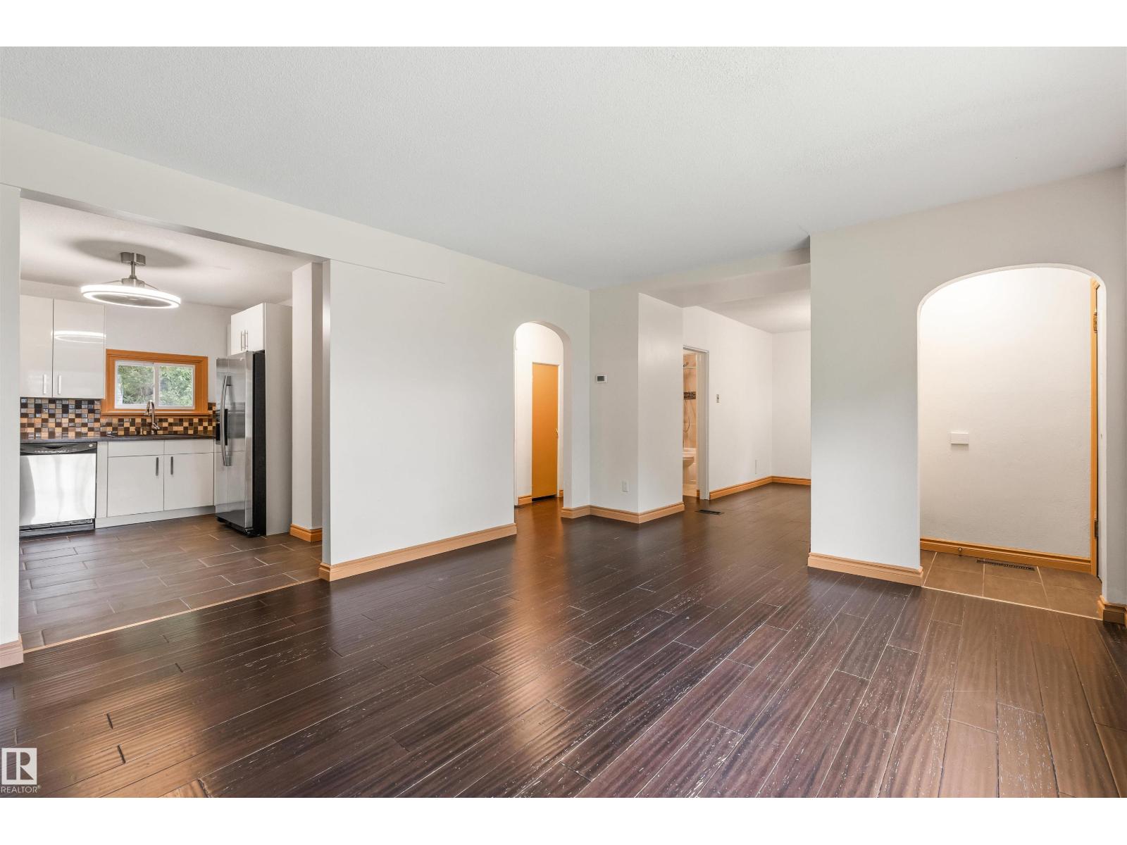 11230 75 Av Nw Property Photo 7