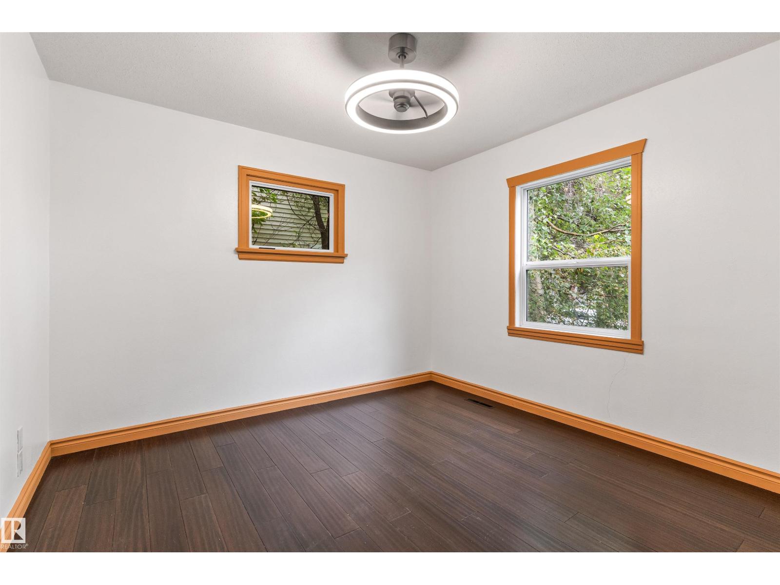 11230 75 Av Nw Property Photo 8
