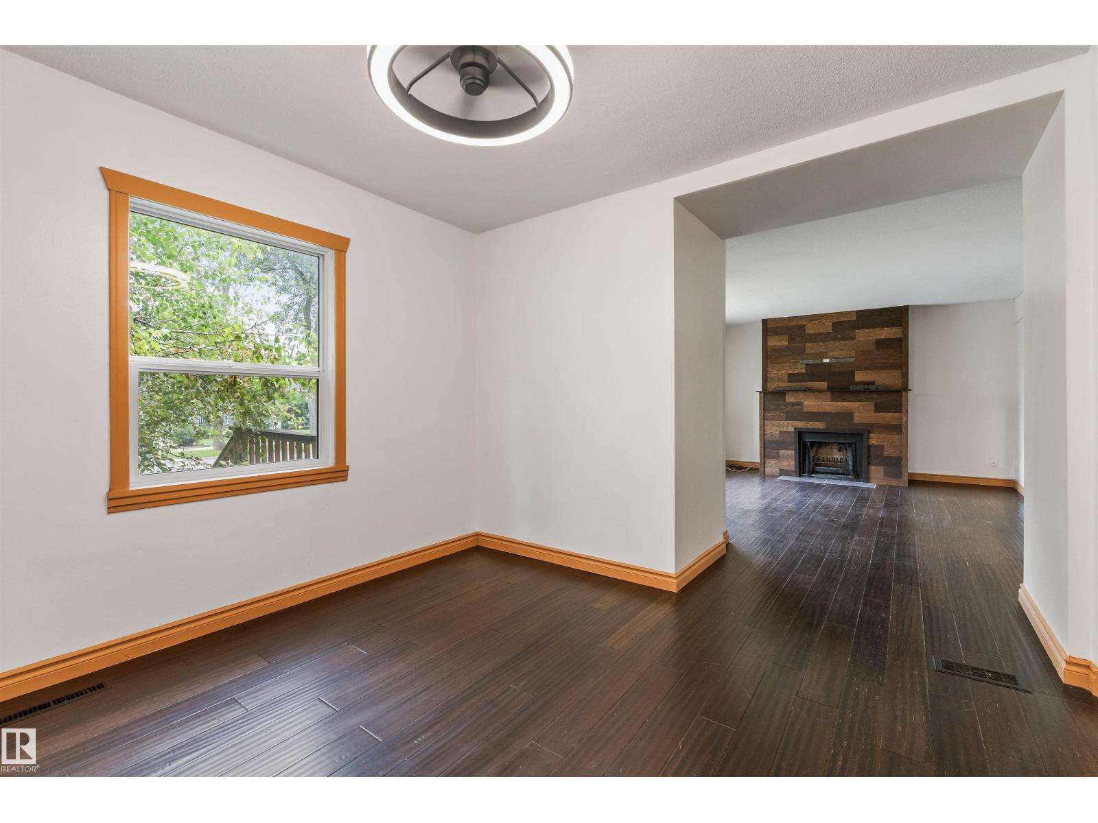 11230 75 Av Nw Property Photo 9