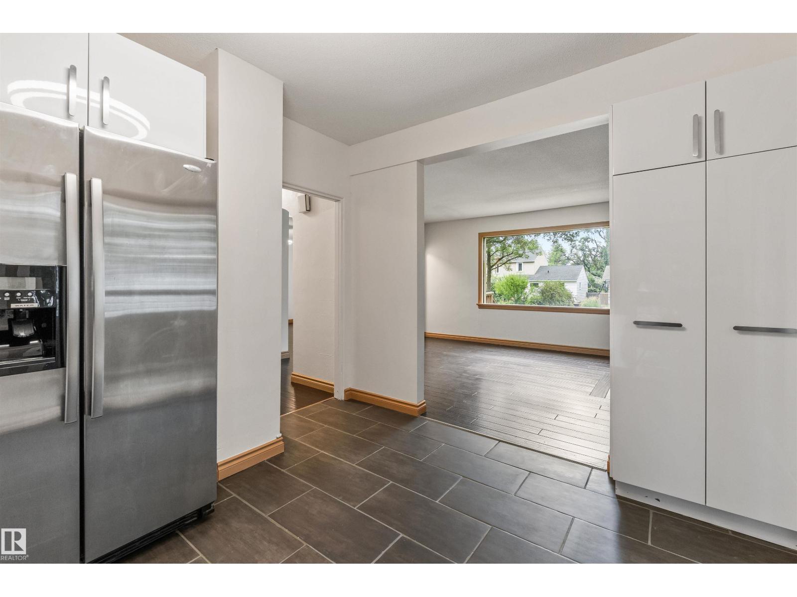 11230 75 Av Nw Property Photo 12